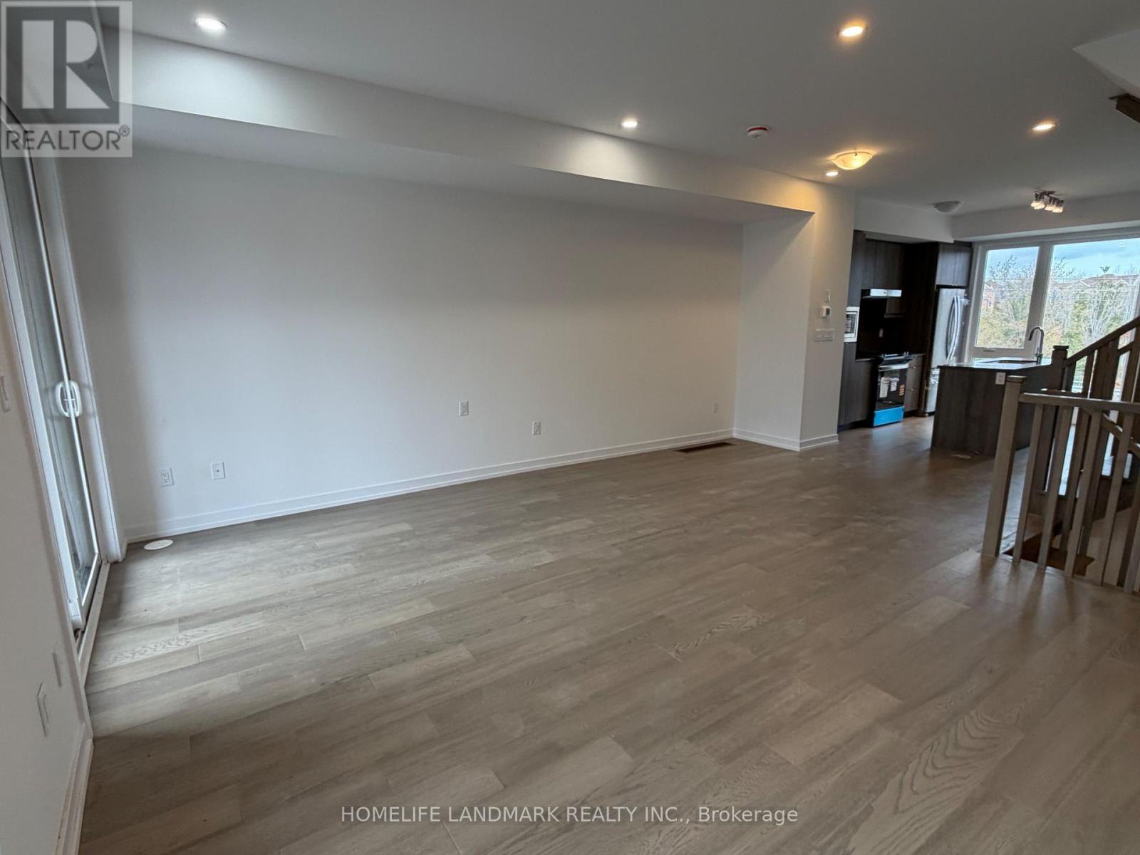 69 Jefferson Side Road, Richmond Hill, Ontario  L4E 1M1 - Photo 4 - N12546448