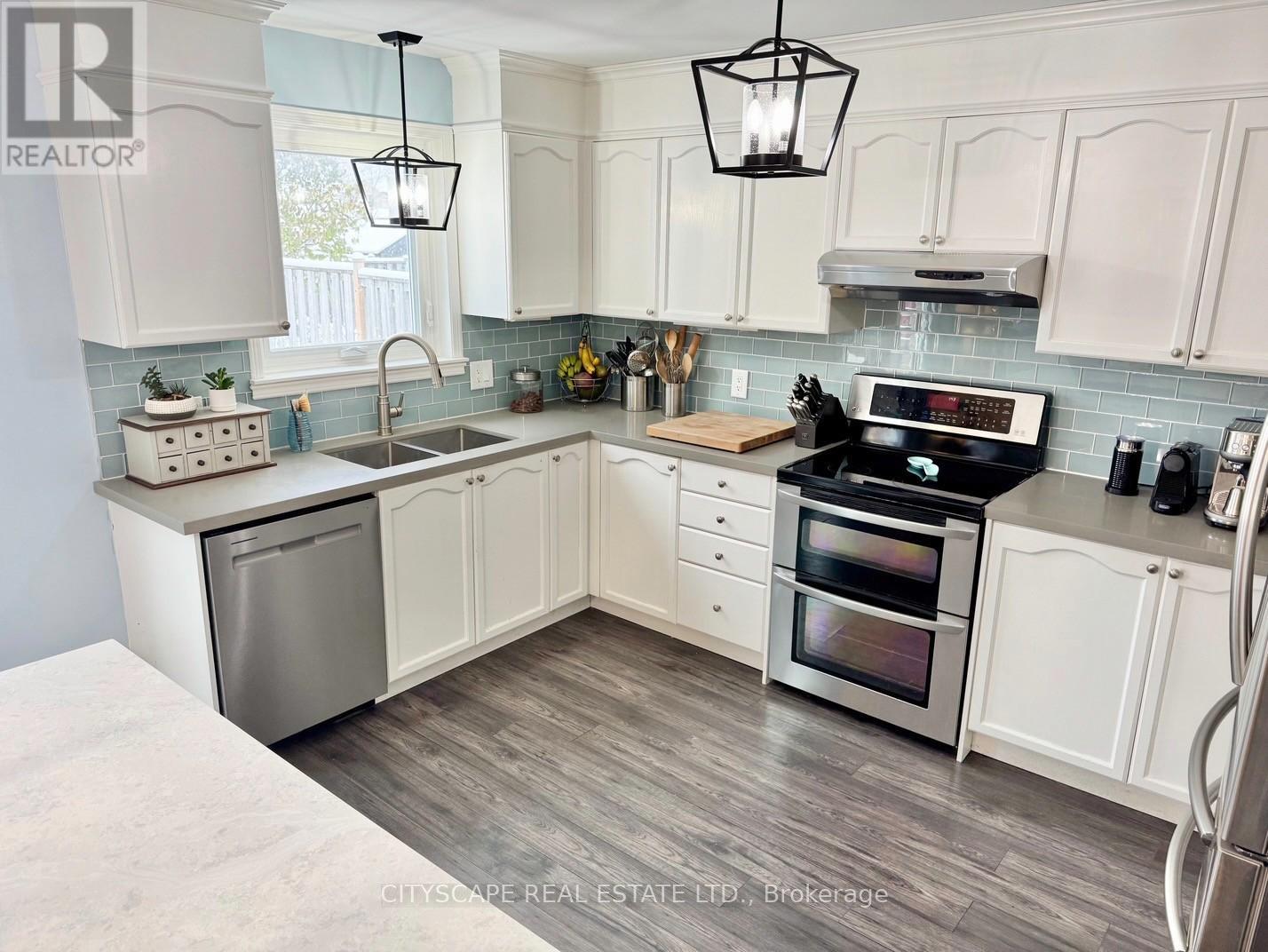 189 Churchland Drive, Barrie, Ontario  L4N 8N6 - Photo 10 - S12546454