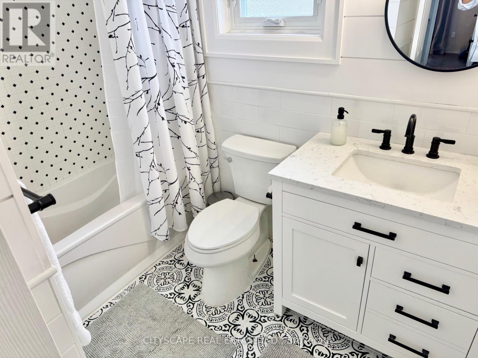 189 Churchland Drive, Barrie, Ontario  L4N 8N6 - Photo 18 - S12546454