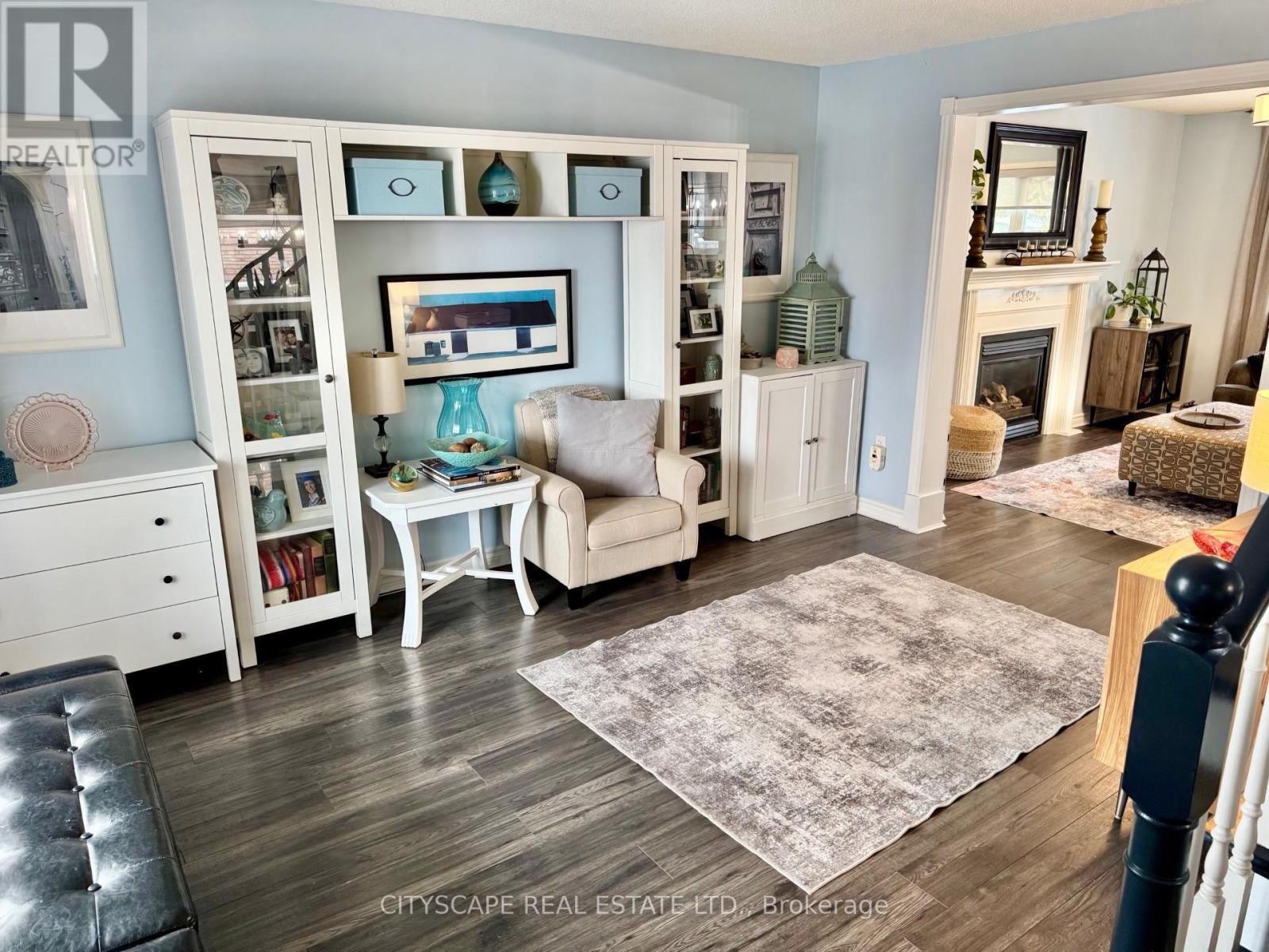 189 Churchland Drive, Barrie, Ontario  L4N 8N6 - Photo 4 - S12546454