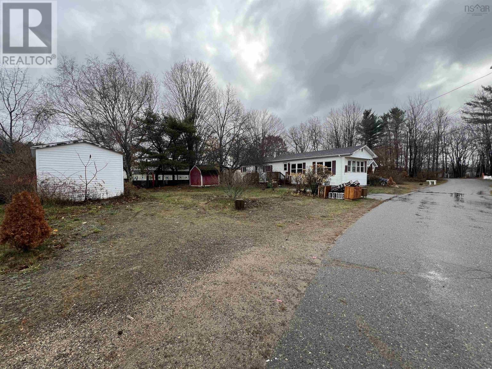 24 Douglas Avenue, West Point Homes, Berwick, Nova Scotia  B0P 1E0 - Photo 3 - 202528006