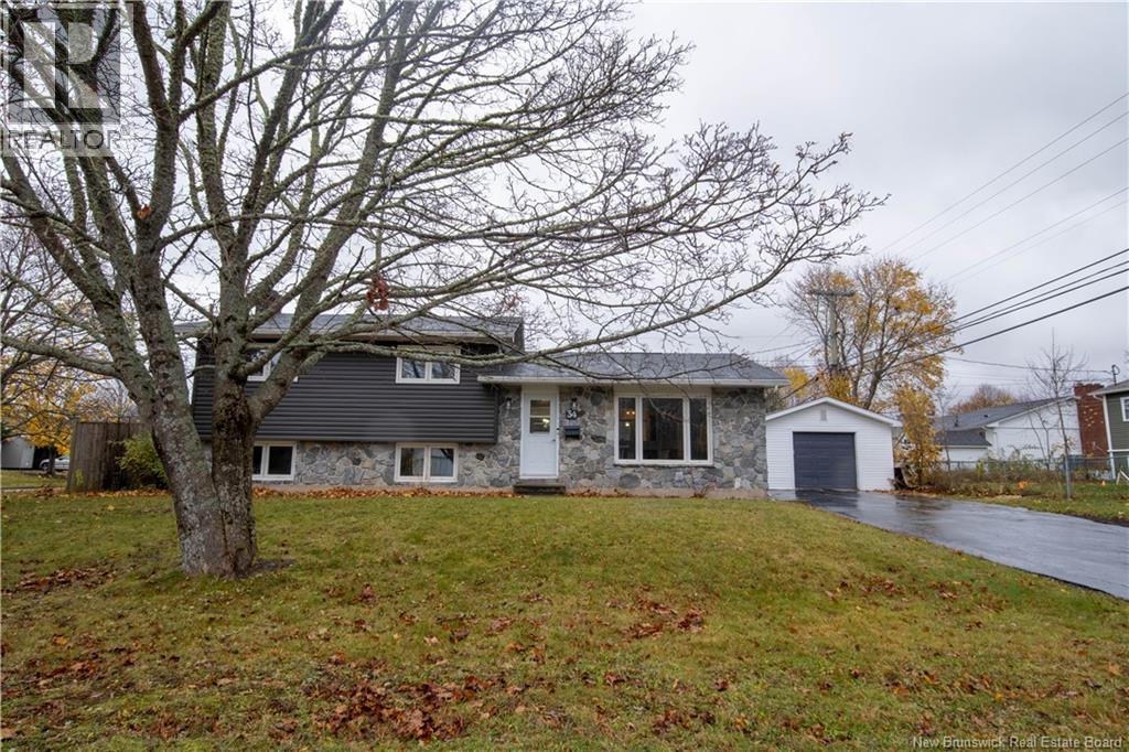 34 Mcdowell Avenue, Riverview, New Brunswick  E1B 4S1 - Photo 2 - NB130069
