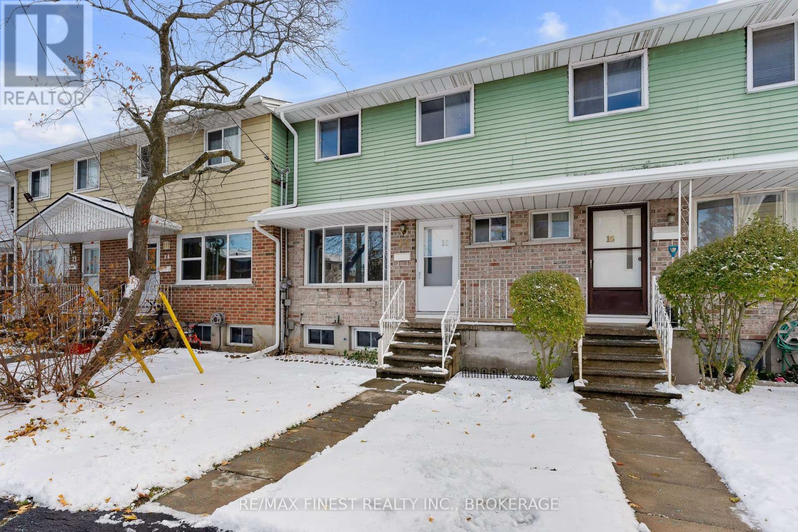 15 - 27 Addington Street, Loyalist, Ontario  K7N 1C6 - Photo 2 - X12546572