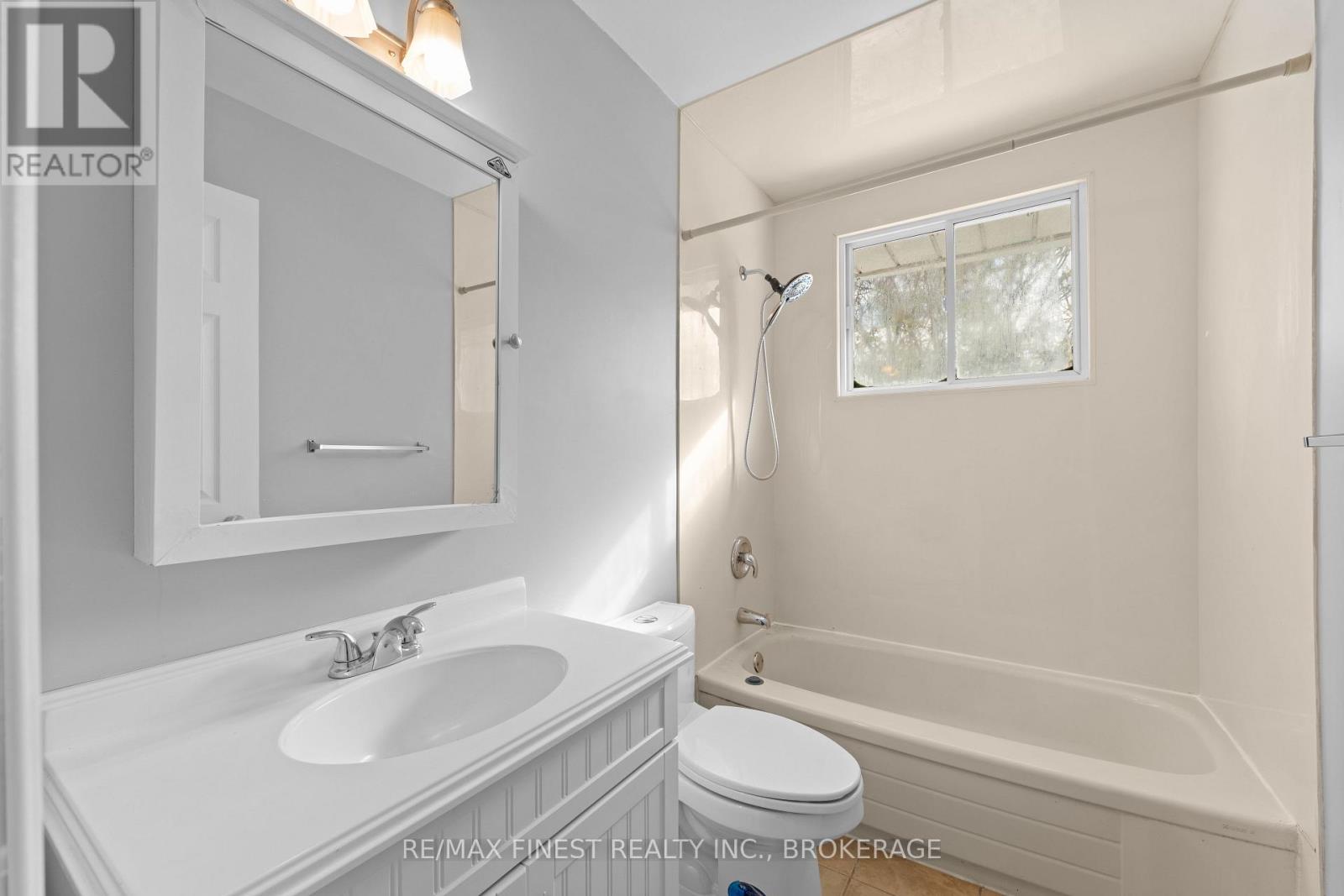 15 - 27 Addington Street, Loyalist, Ontario  K7N 1C6 - Photo 22 - X12546572