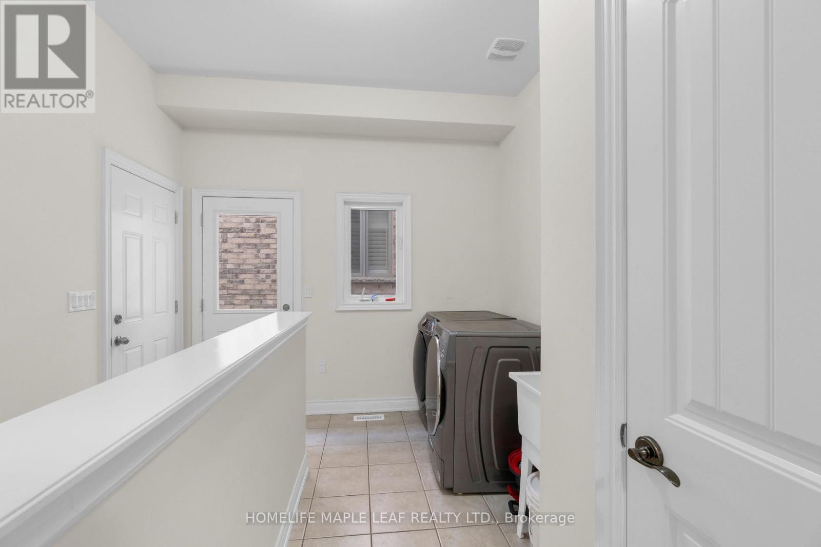 51 Hanbury Crescent, Brampton, Ontario  L6X 5N8 - Photo 18 - W12546226