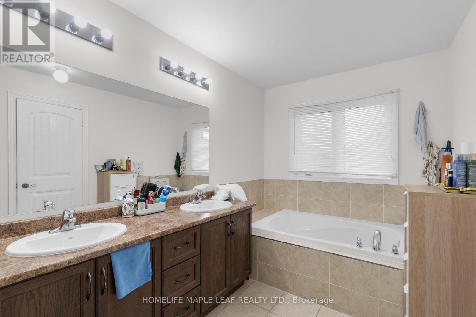 51 Hanbury Crescent, Brampton, Ontario  L6X 5N8 - Photo 23 - W12546226