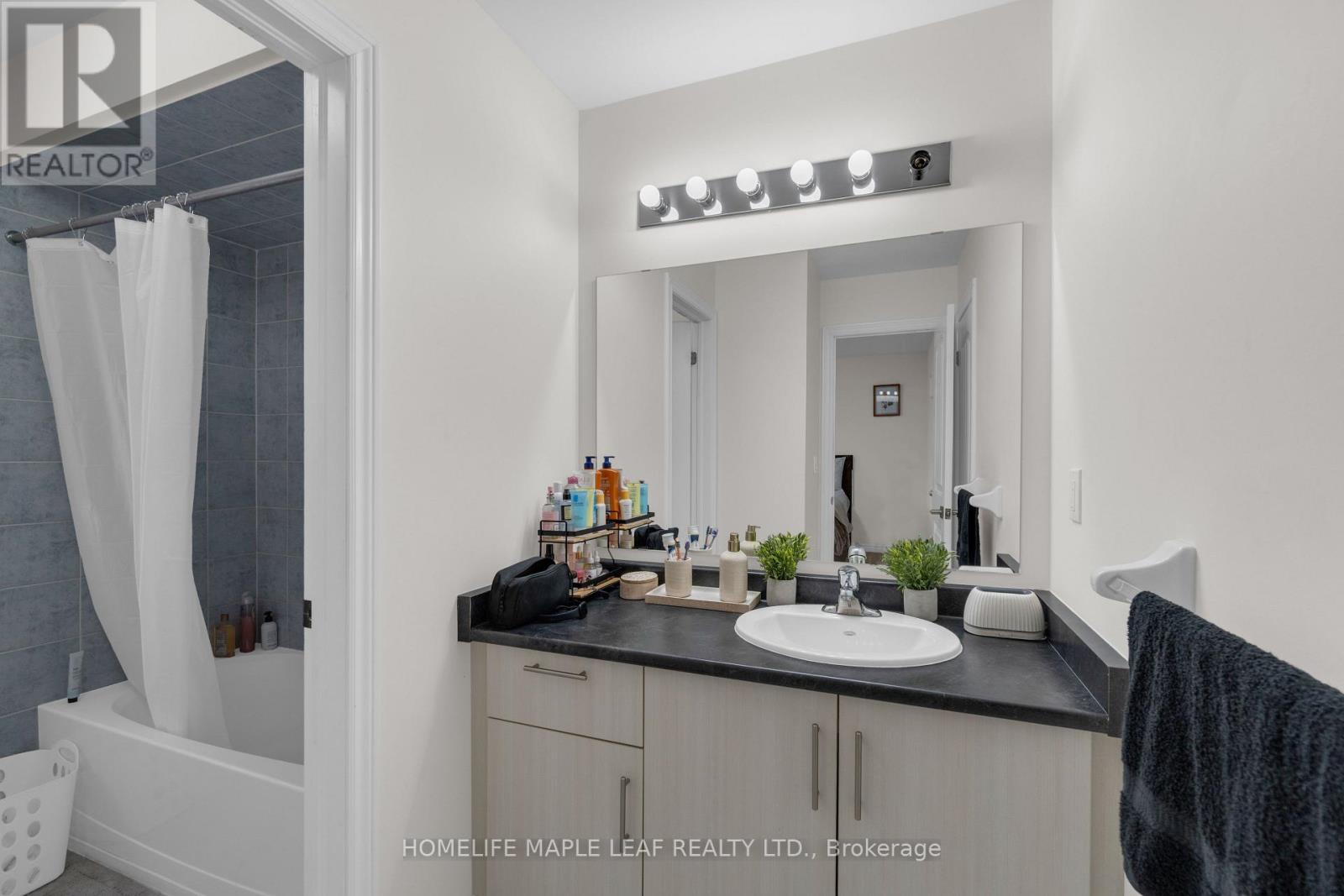 51 Hanbury Crescent, Brampton, Ontario  L6X 5N8 - Photo 27 - W12546226