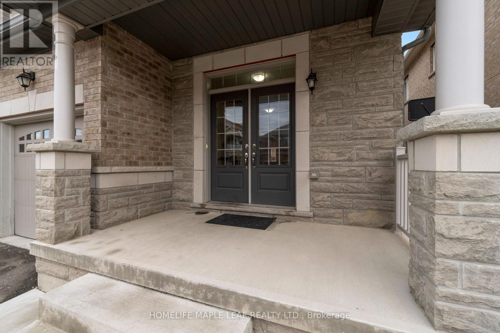 51 Hanbury Crescent, Brampton, Ontario  L6X 5N8 - Photo 4 - W12546226