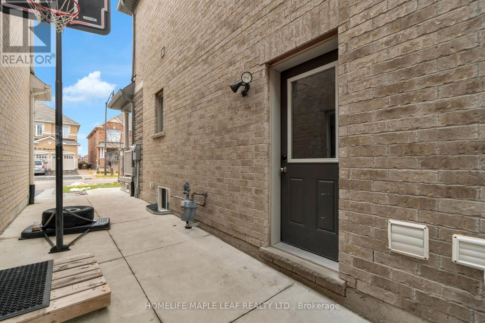 51 Hanbury Crescent, Brampton, Ontario  L6X 5N8 - Photo 47 - W12546226