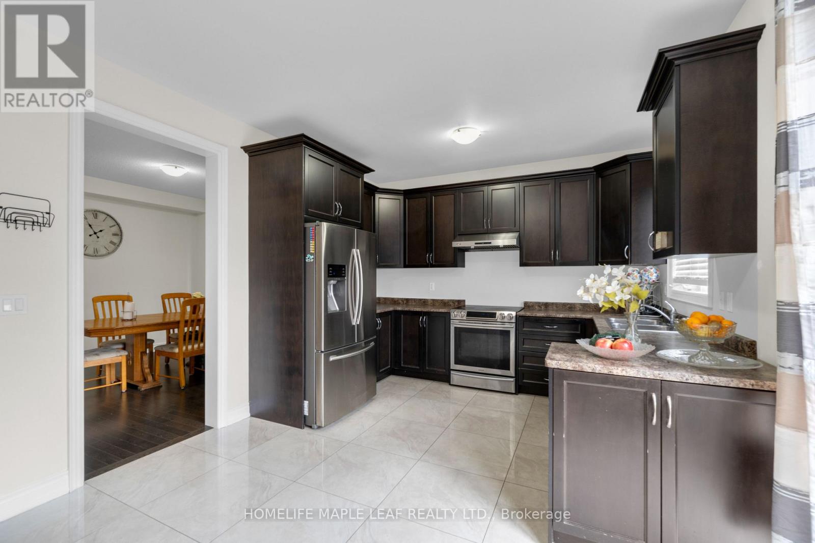 51 Hanbury Crescent, Brampton, Ontario  L6X 5N8 - Photo 9 - W12546226