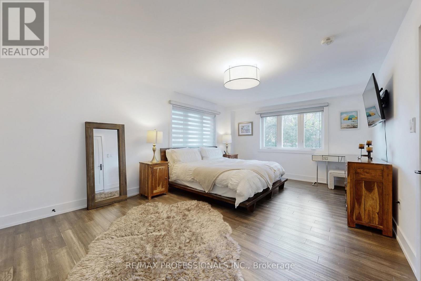 Main & 2nd Floor - 4 Martin Grove Road, Toronto, Ontario  M9B 4J9 - Photo 13 - W12546268