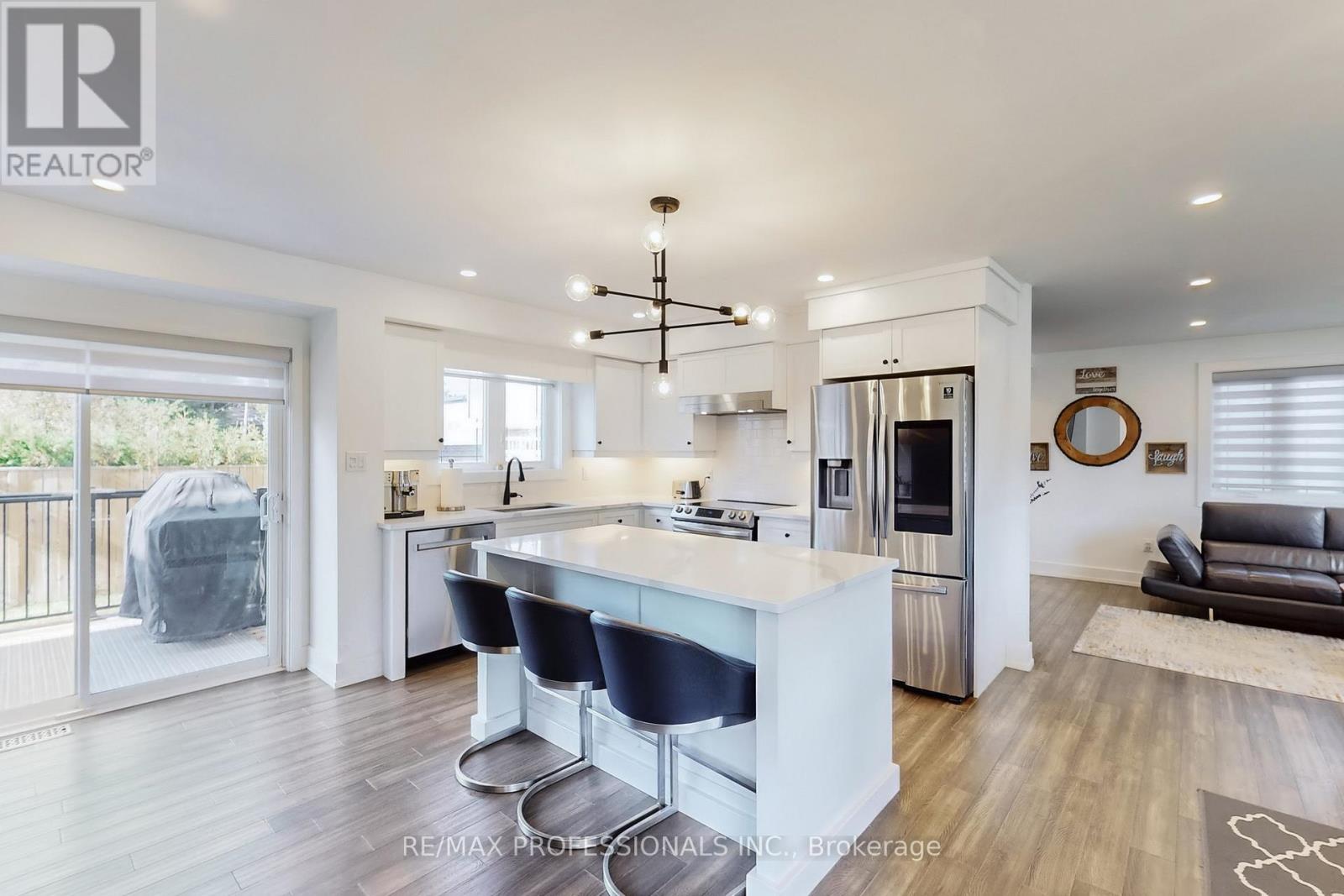 Main & 2nd Floor - 4 Martin Grove Road, Toronto, Ontario  M9B 4J9 - Photo 8 - W12546268