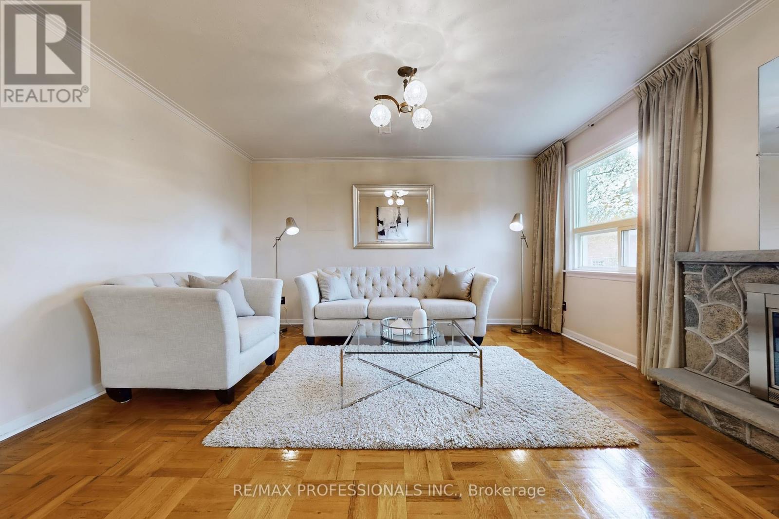 10 Crestridge Heights Road, Toronto, Ontario  M9P 1A4 - Photo 14 - W12546274