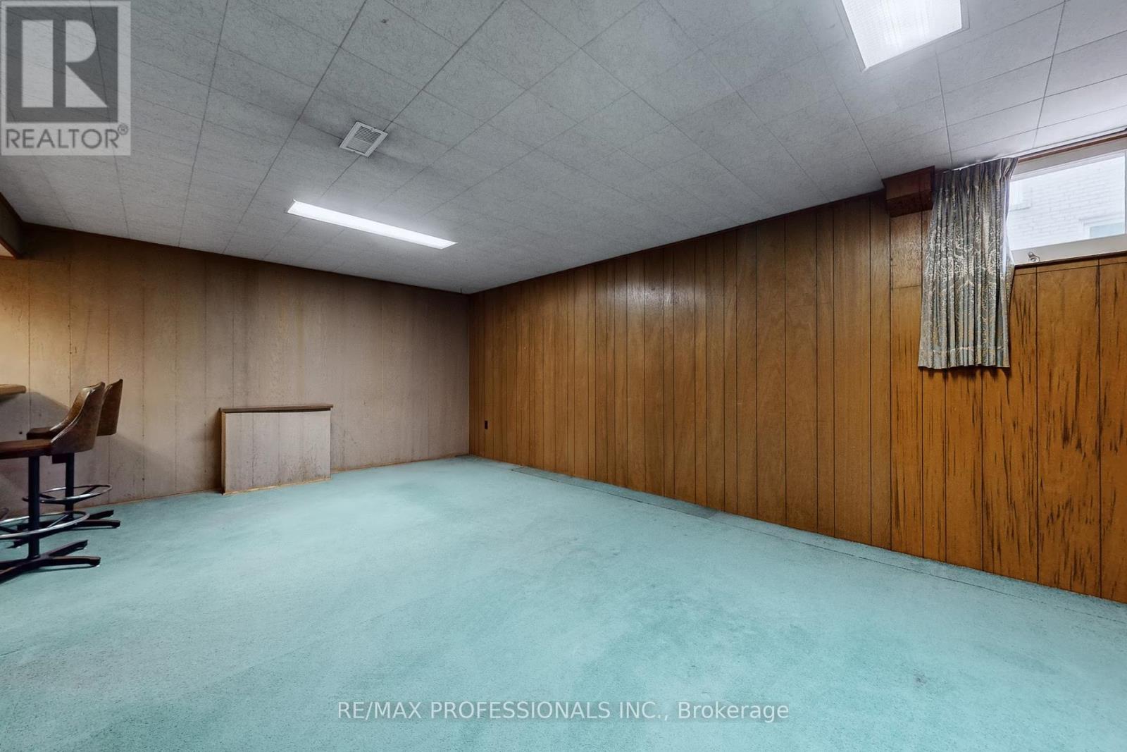 10 Crestridge Heights Road, Toronto, Ontario  M9P 1A4 - Photo 31 - W12546274