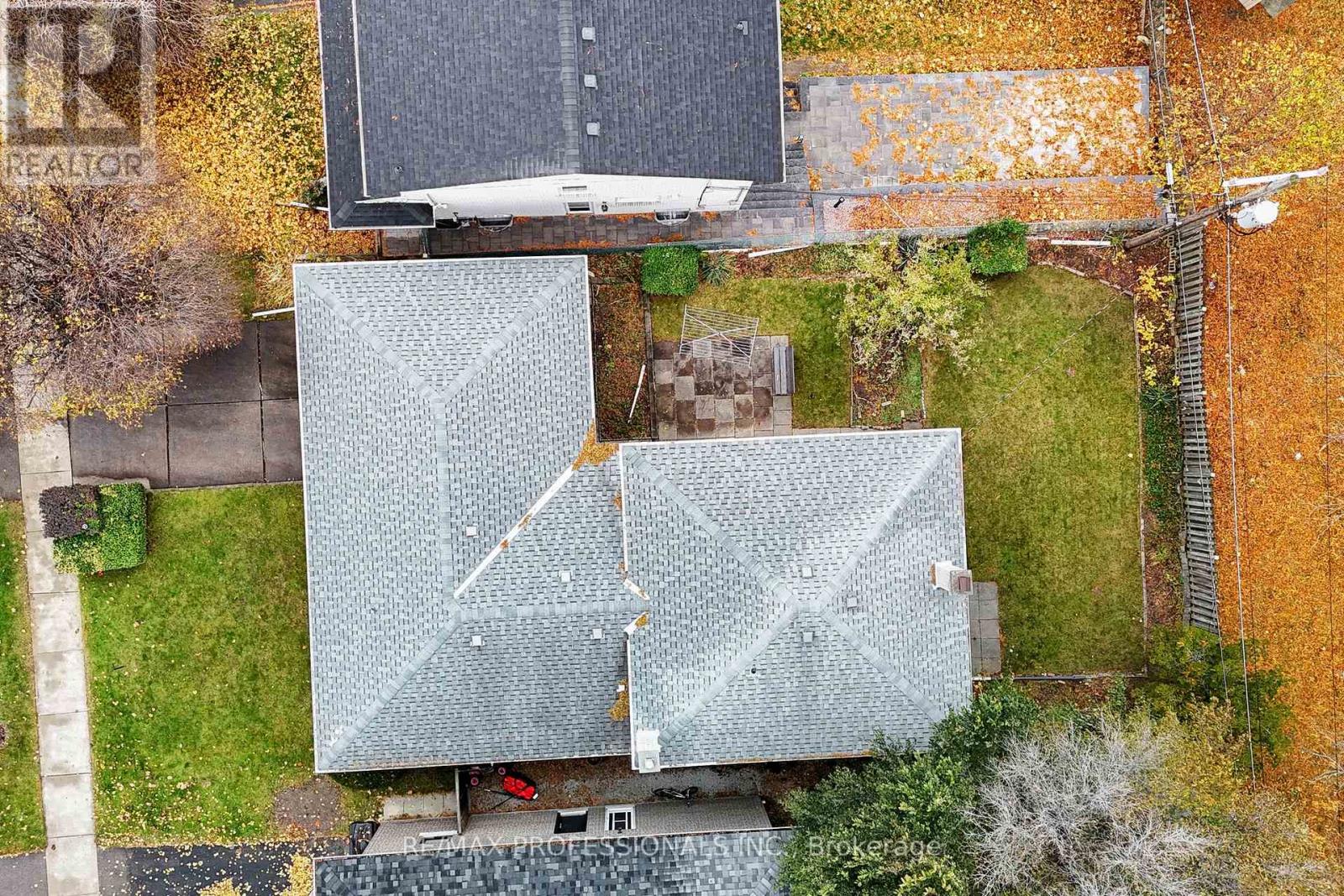 10 Crestridge Heights Road, Toronto, Ontario  M9P 1A4 - Photo 37 - W12546274