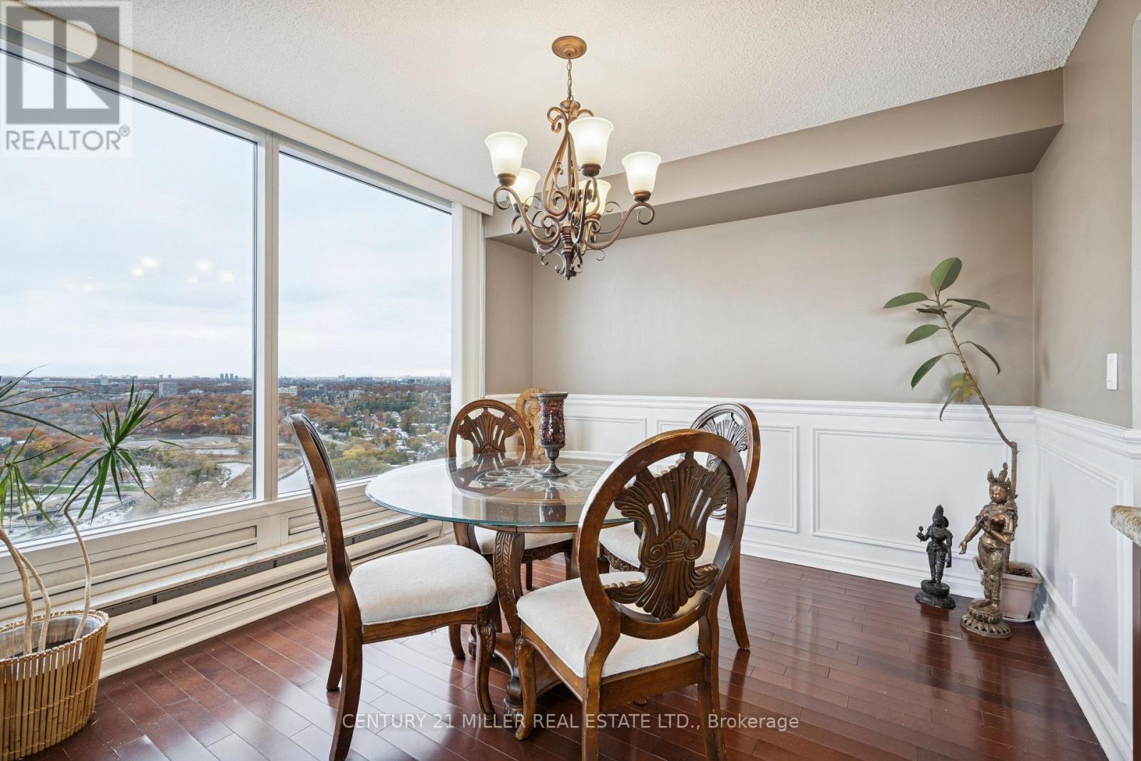 4009 - 1 Palace Pier Court, Toronto, Ontario M8V 3W9 - Photo 12 - W12546290