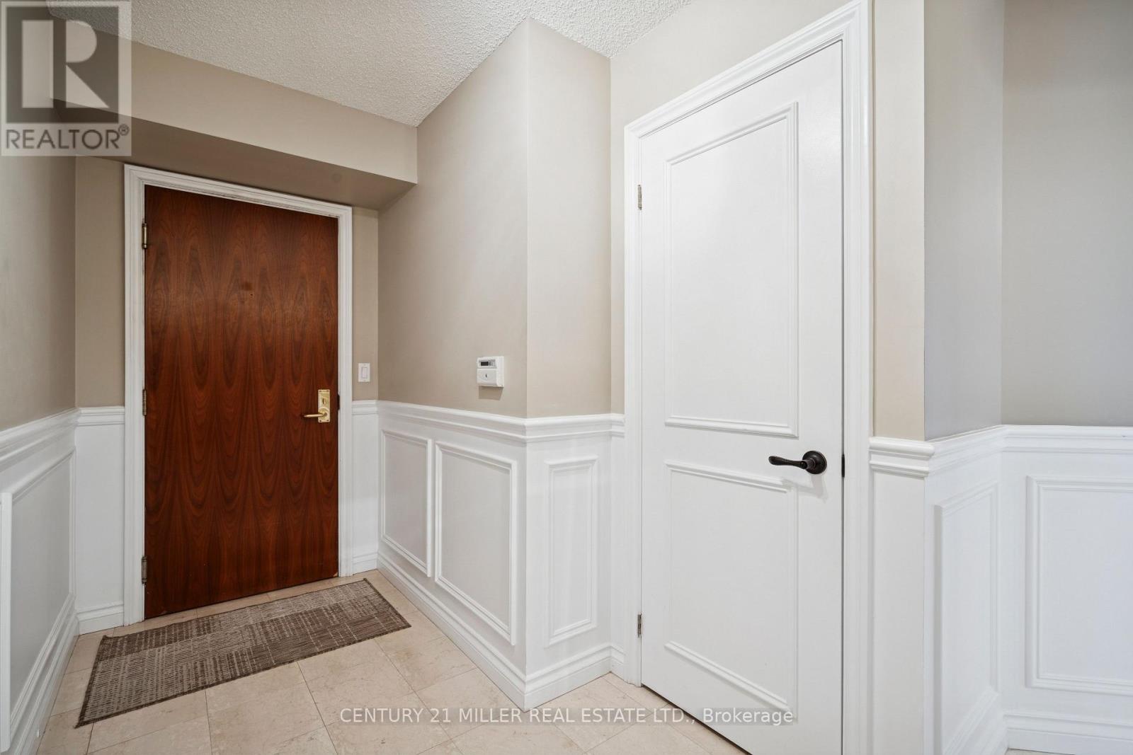 4009 - 1 Palace Pier Court, Toronto, Ontario M8V 3W9 - Photo 3 - W12546290