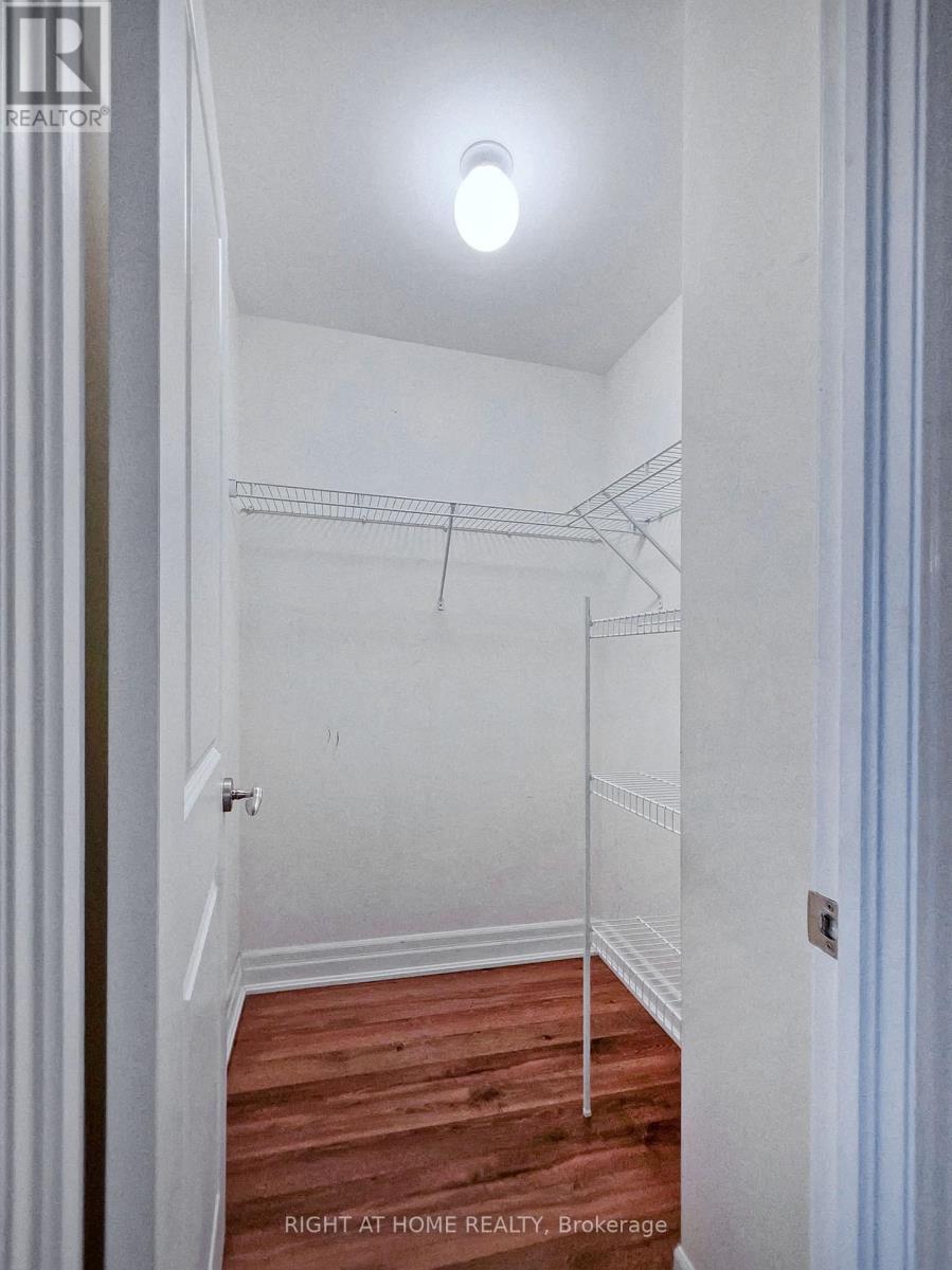 508 - 100 John Street, Brampton, Ontario  L6W 0A8 - Photo 10 - W12546302