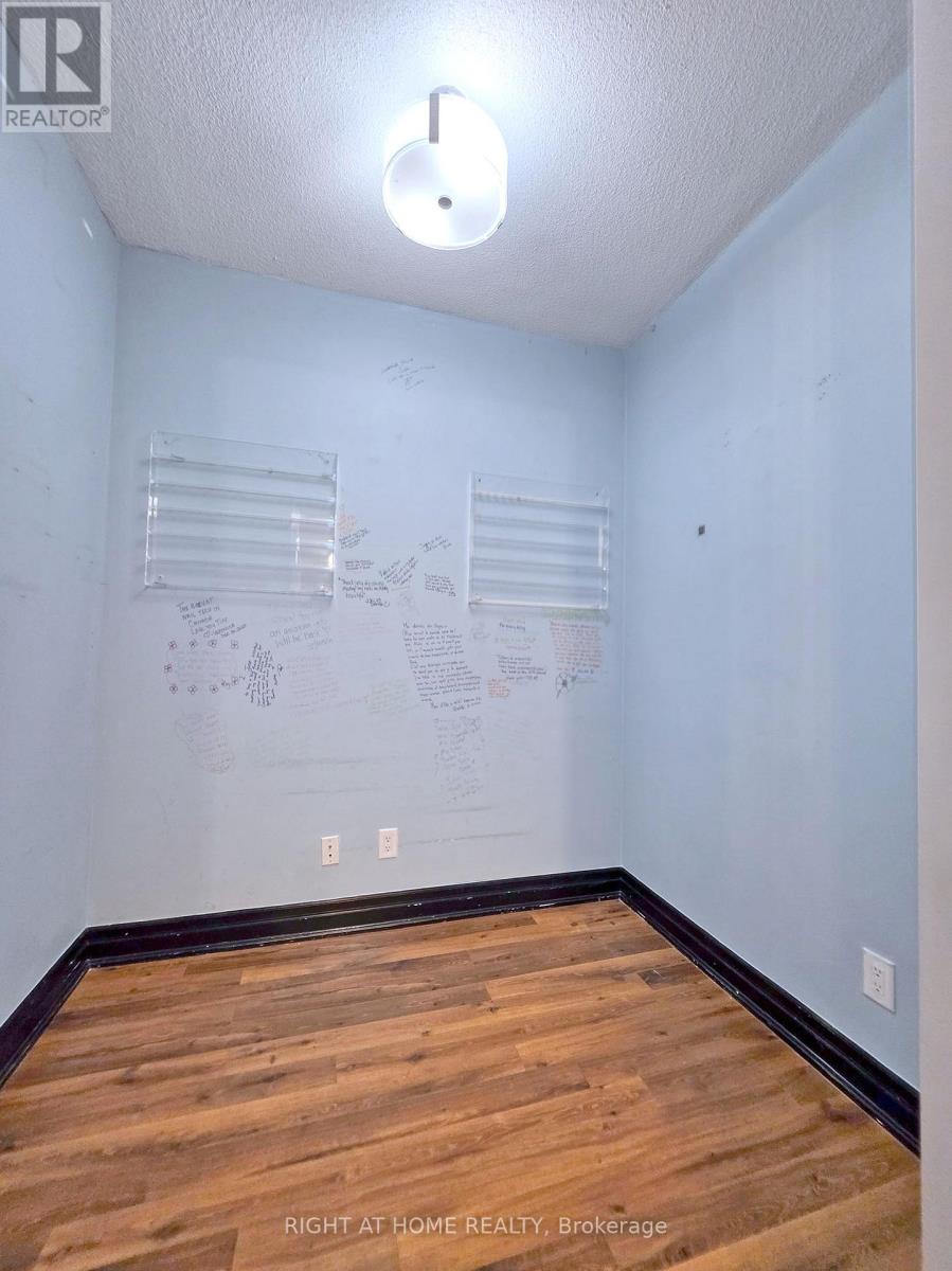 508 - 100 John Street, Brampton, Ontario  L6W 0A8 - Photo 9 - W12546302