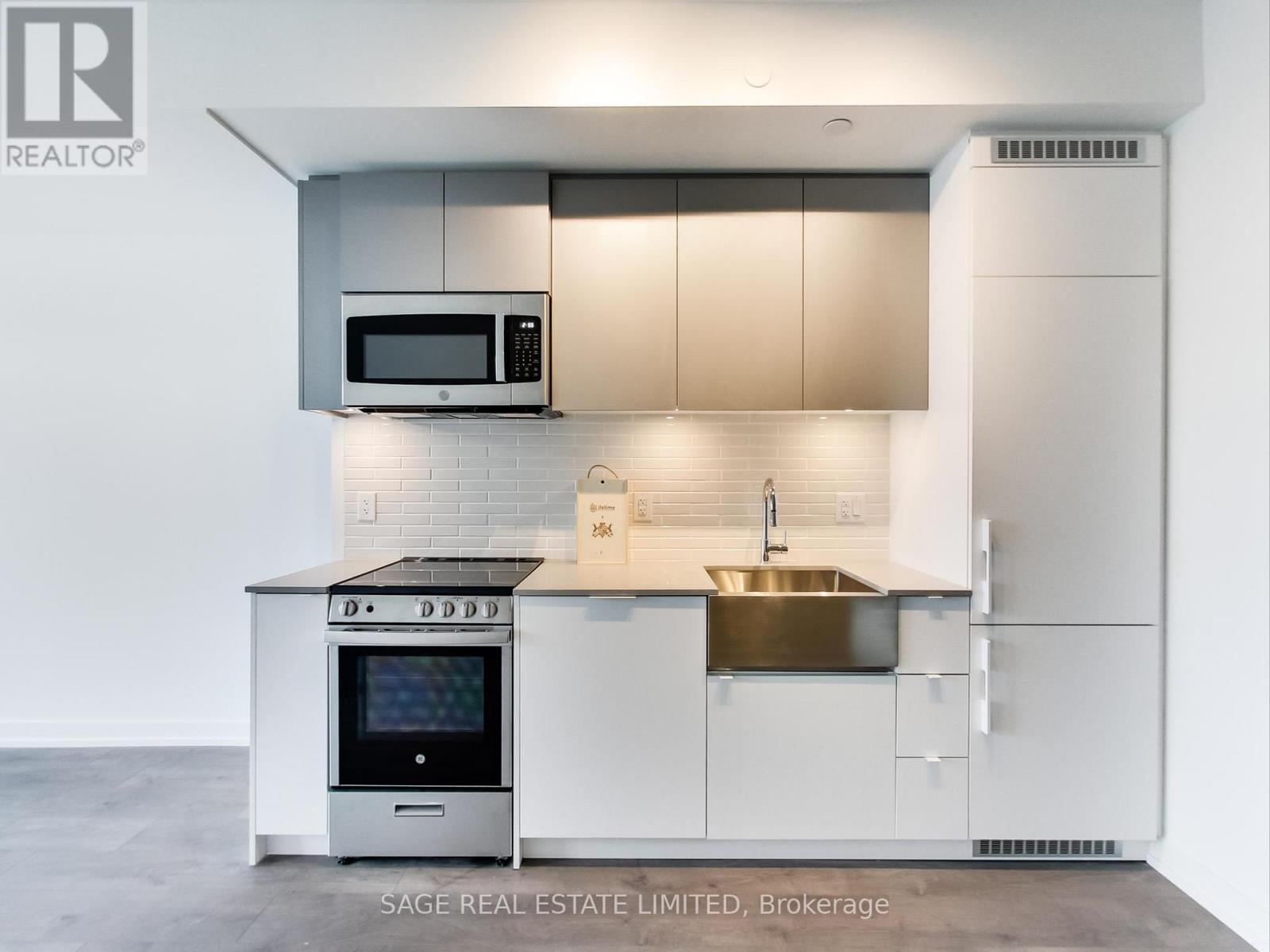 327 - 270 Dufferin Street, Toronto, Ontario  M6K 0H8 - Photo 17 - W12546306