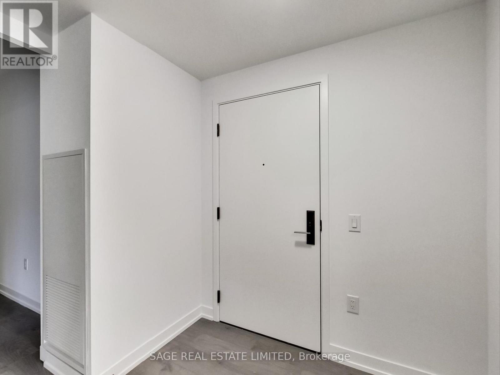 327 - 270 Dufferin Street, Toronto, Ontario  M6K 0H8 - Photo 2 - W12546306