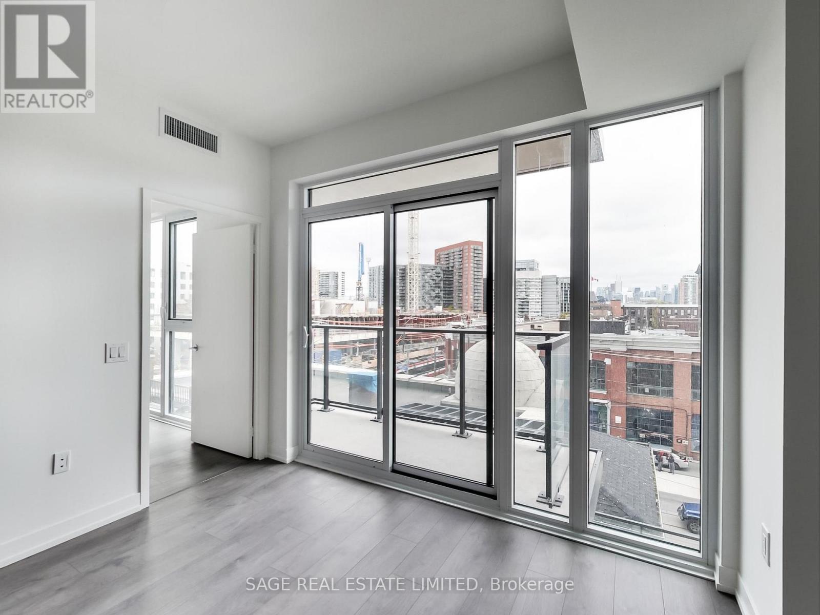 327 - 270 Dufferin Street, Toronto, Ontario  M6K 0H8 - Photo 22 - W12546306