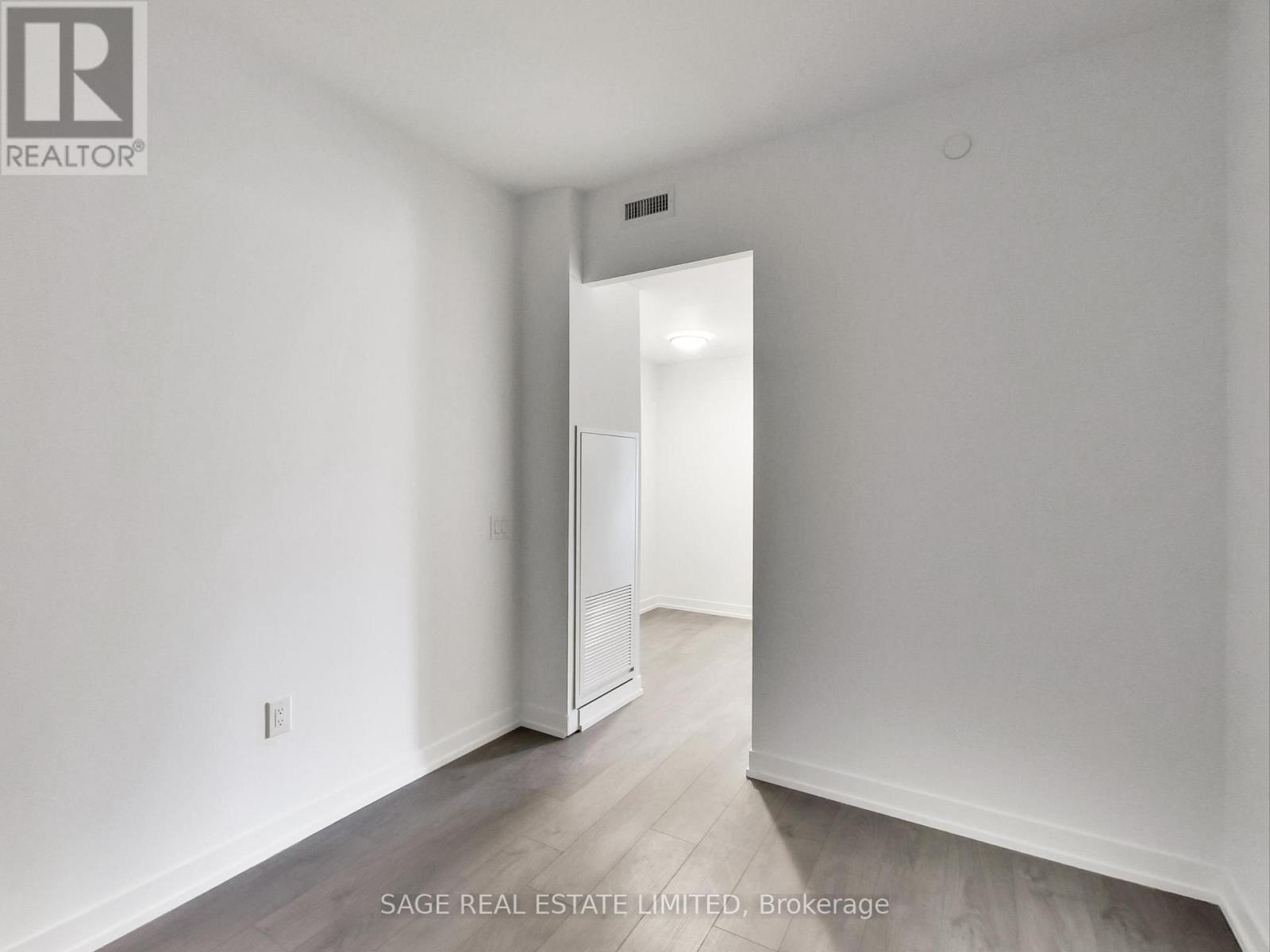 327 - 270 Dufferin Street, Toronto, Ontario  M6K 0H8 - Photo 3 - W12546306