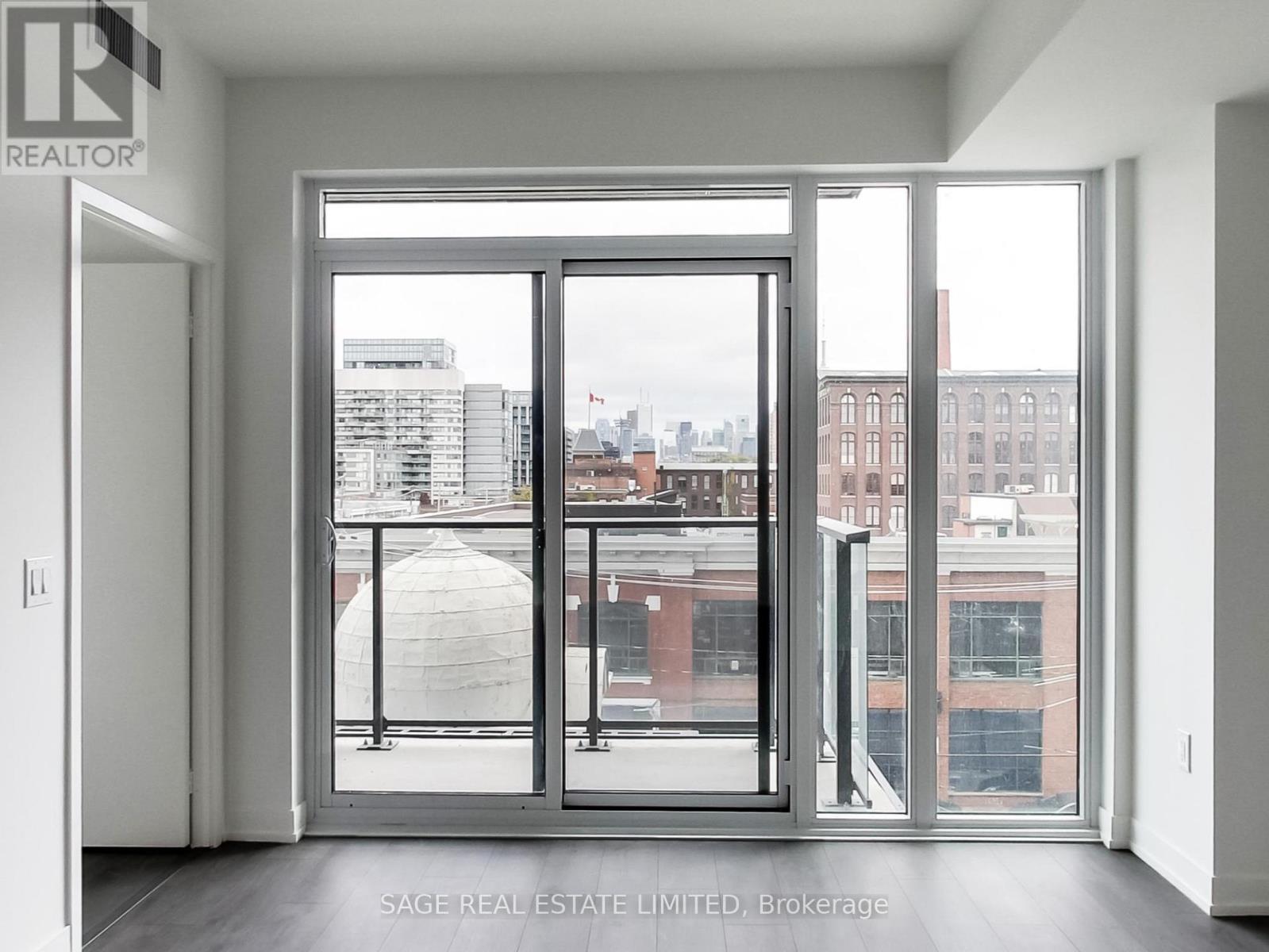 327 - 270 Dufferin Street, Toronto, Ontario  M6K 0H8 - Photo 31 - W12546306