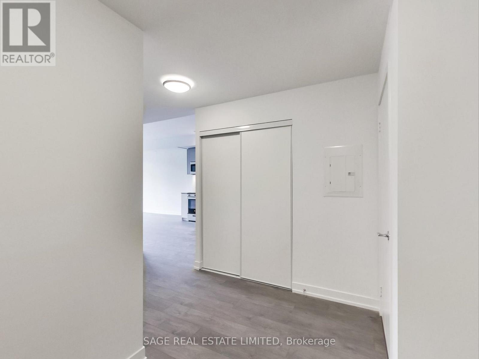 327 - 270 Dufferin Street, Toronto, Ontario  M6K 0H8 - Photo 4 - W12546306