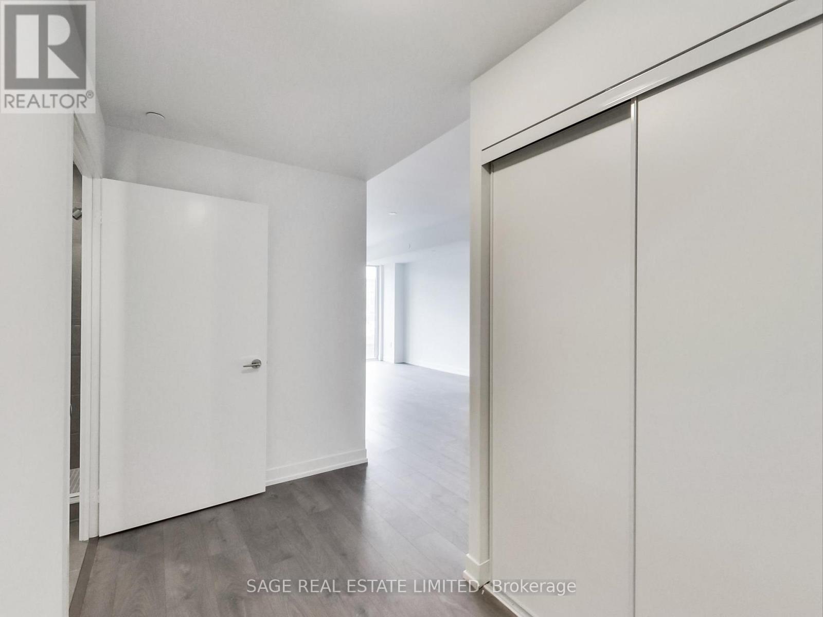 327 - 270 Dufferin Street, Toronto, Ontario  M6K 0H8 - Photo 9 - W12546306