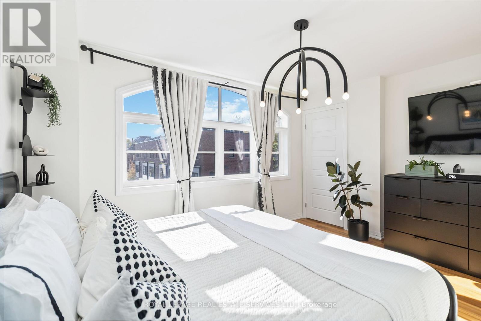 25 - 405 Plains Road E, Burlington, Ontario  L7T 2C9 - Photo 23 - W12546324