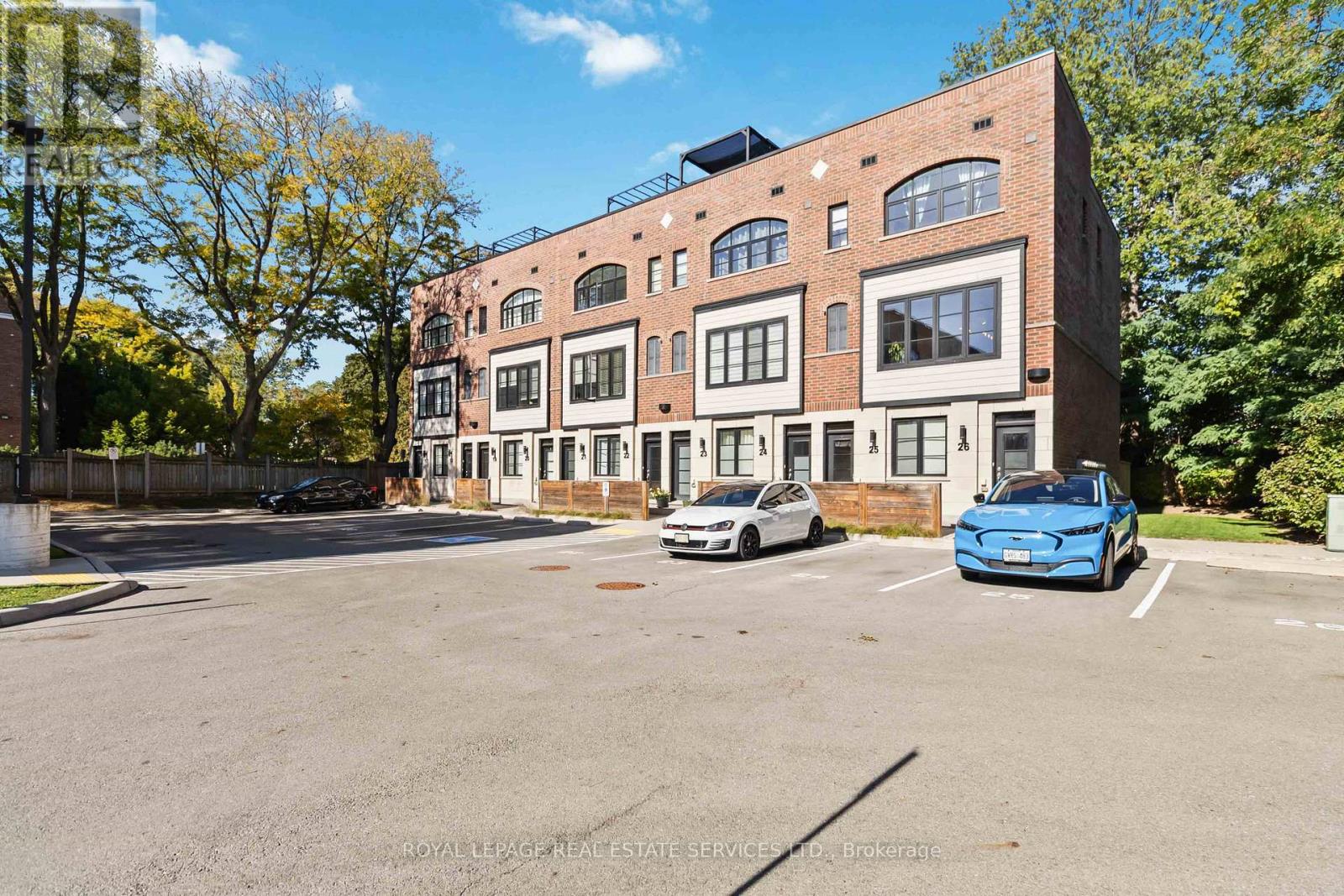 25 - 405 Plains Road E, Burlington, Ontario  L7T 2C9 - Photo 3 - W12546324