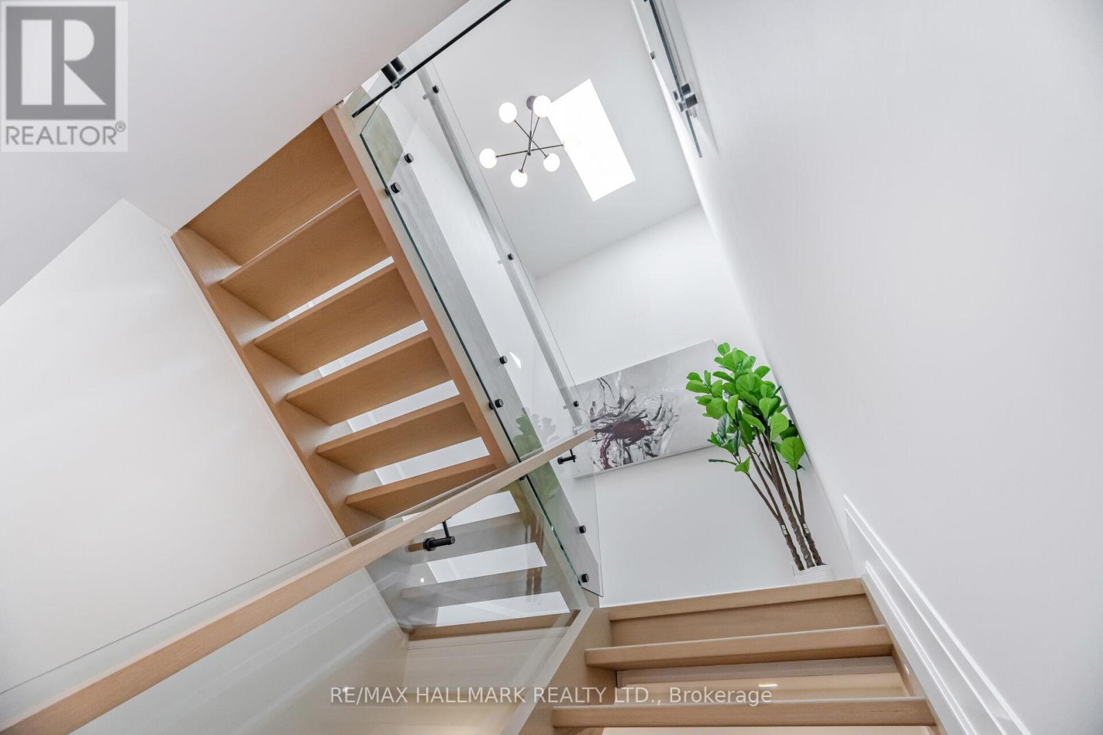 78 South Kingsway, Toronto, Ontario  M6S 3T3 - Photo 19 - W12546330