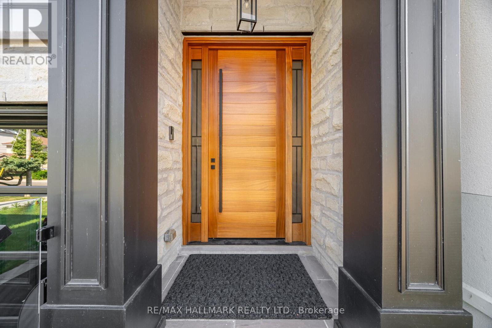 78 South Kingsway, Toronto, Ontario  M6S 3T3 - Photo 2 - W12546330