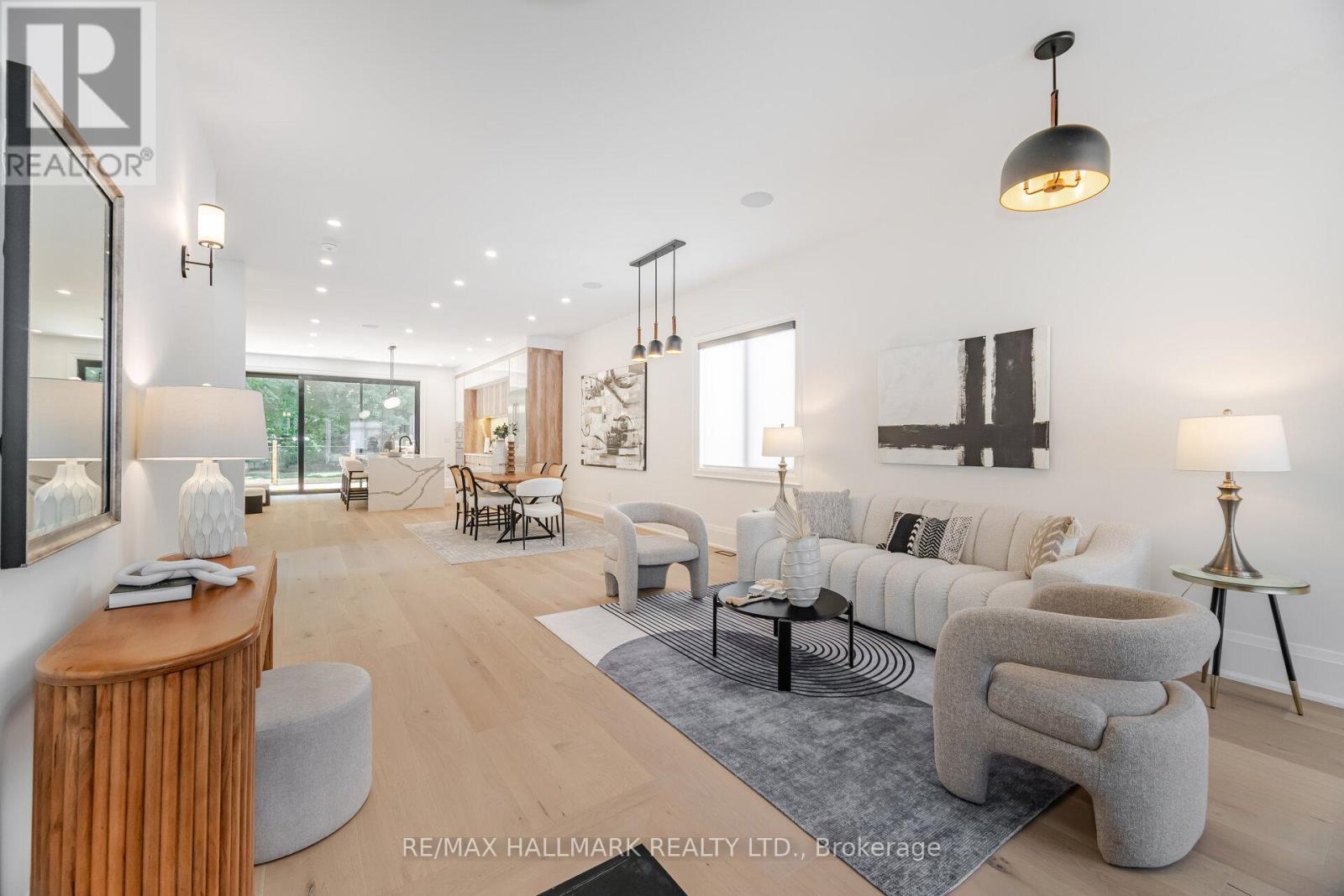 78 South Kingsway, Toronto, Ontario  M6S 3T3 - Photo 4 - W12546330