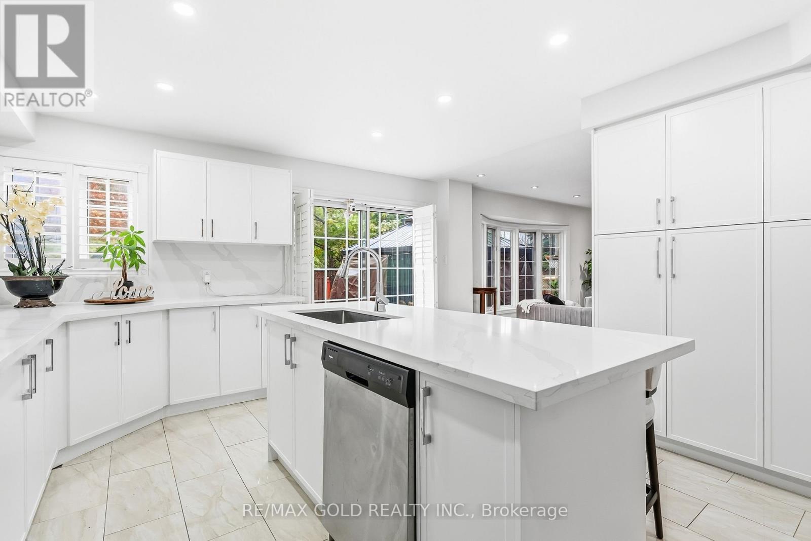 343 Bristol Road E, Mississauga, Ontario  L4Z 3V6 - Photo 12 - W12546338