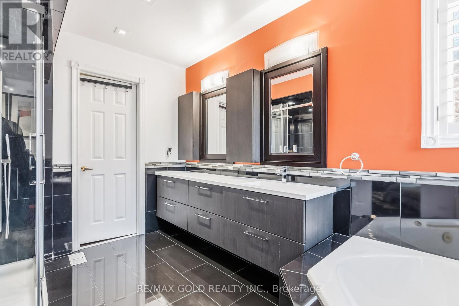 343 Bristol Road E, Mississauga, Ontario  L4Z 3V6 - Photo 22 - W12546338