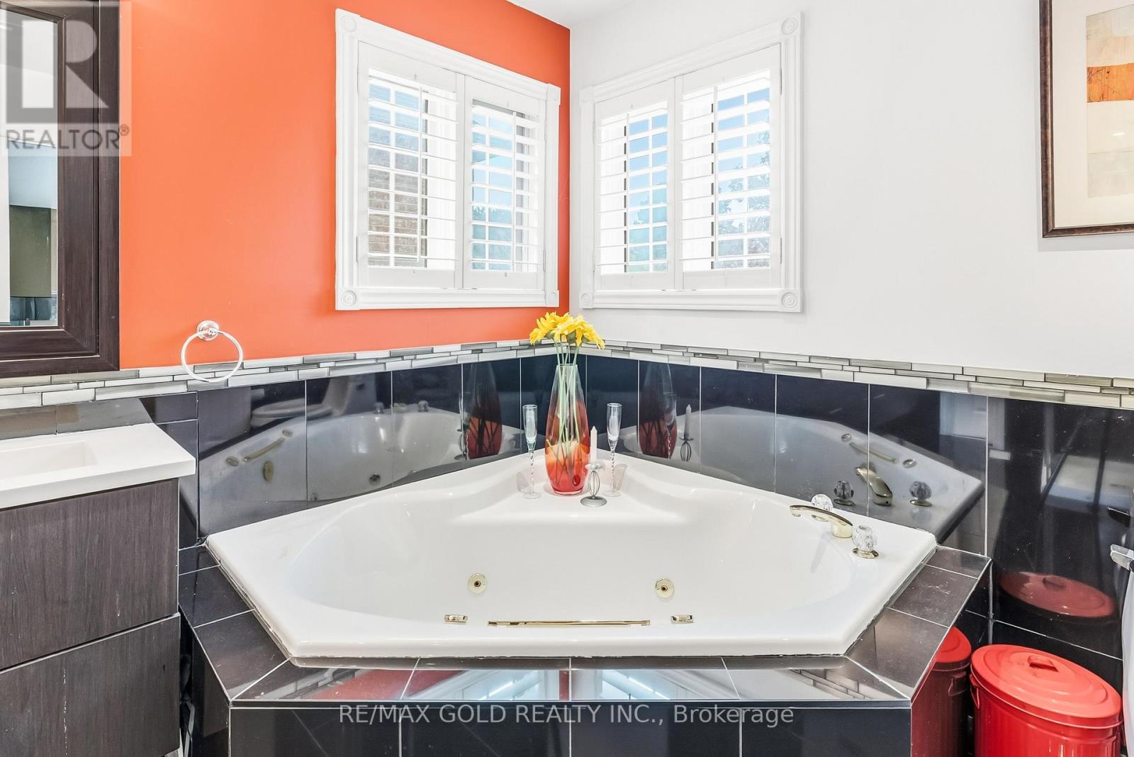 343 Bristol Road E, Mississauga, Ontario  L4Z 3V6 - Photo 23 - W12546338