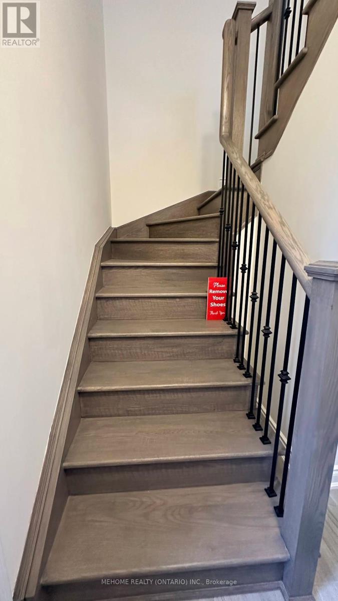 Coach House - 3346 Millicent Avenue, Oakville, Ontario  L6H 0Z6 - Photo 10 - W12546352