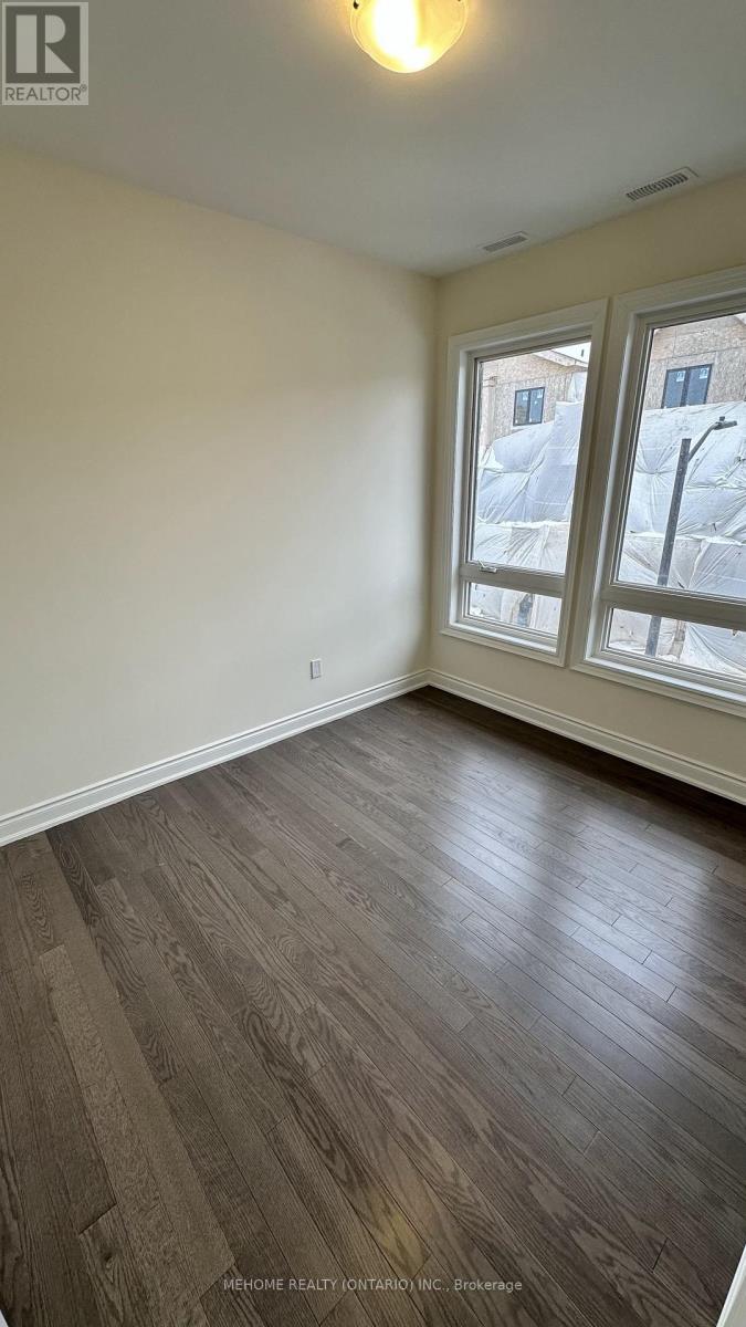 Coach House - 3346 Millicent Avenue, Oakville, Ontario  L6H 0Z6 - Photo 14 - W12546352