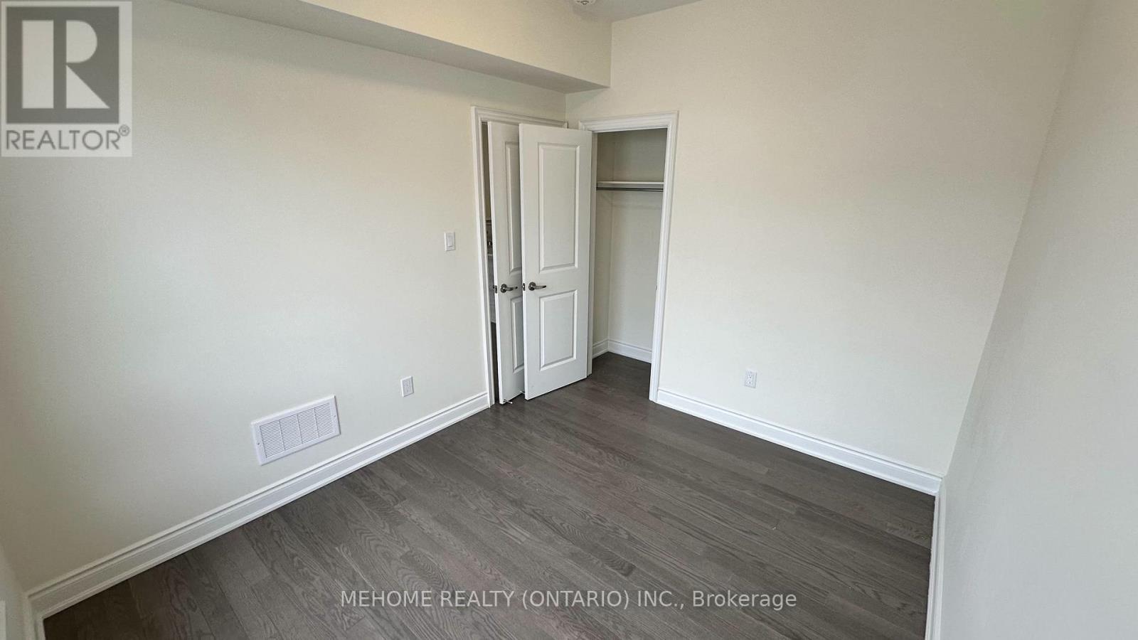 Coach House - 3346 Millicent Avenue, Oakville, Ontario  L6H 0Z6 - Photo 16 - W12546352