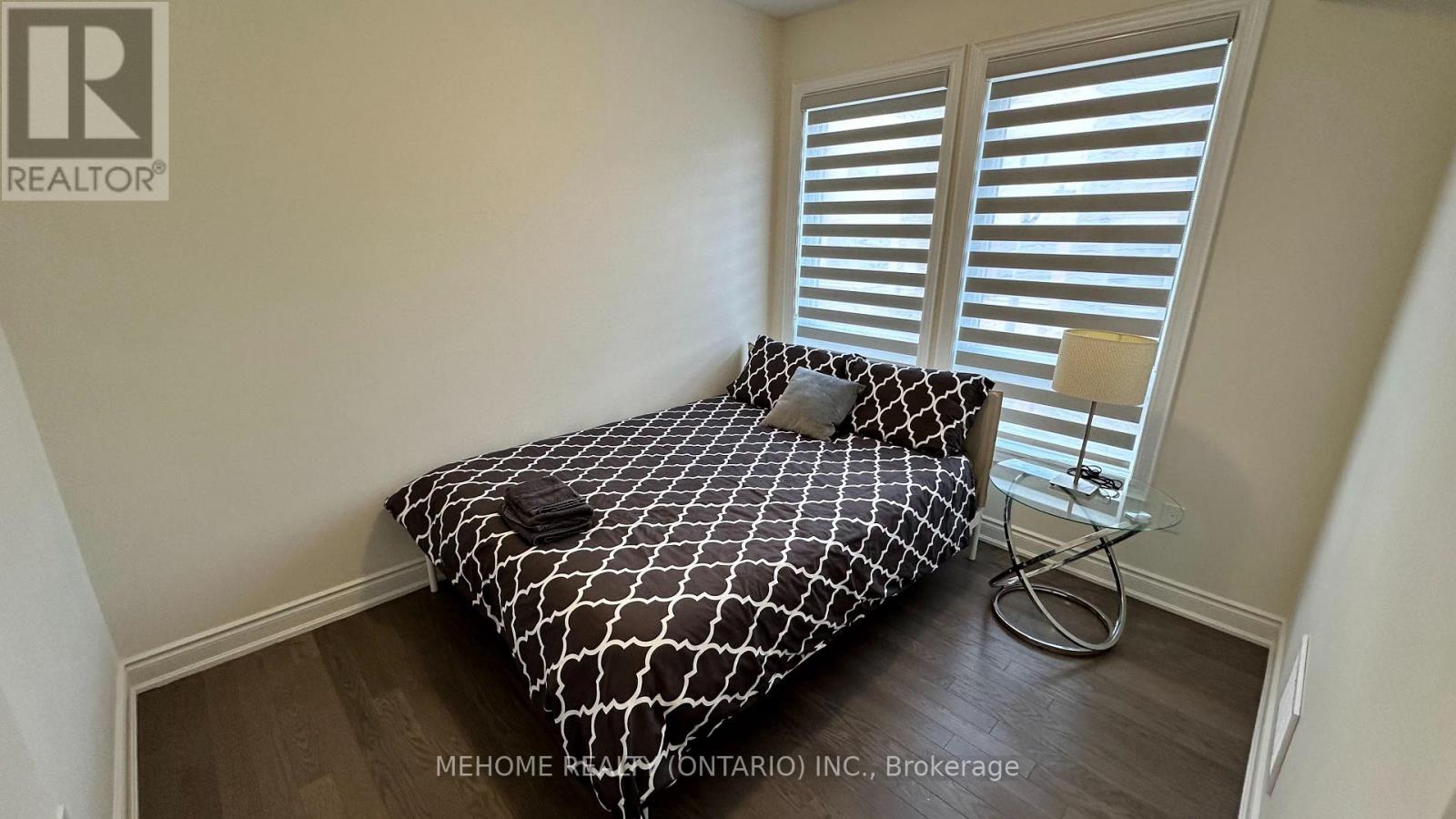 Coach House - 3346 Millicent Avenue, Oakville, Ontario  L6H 0Z6 - Photo 4 - W12546352