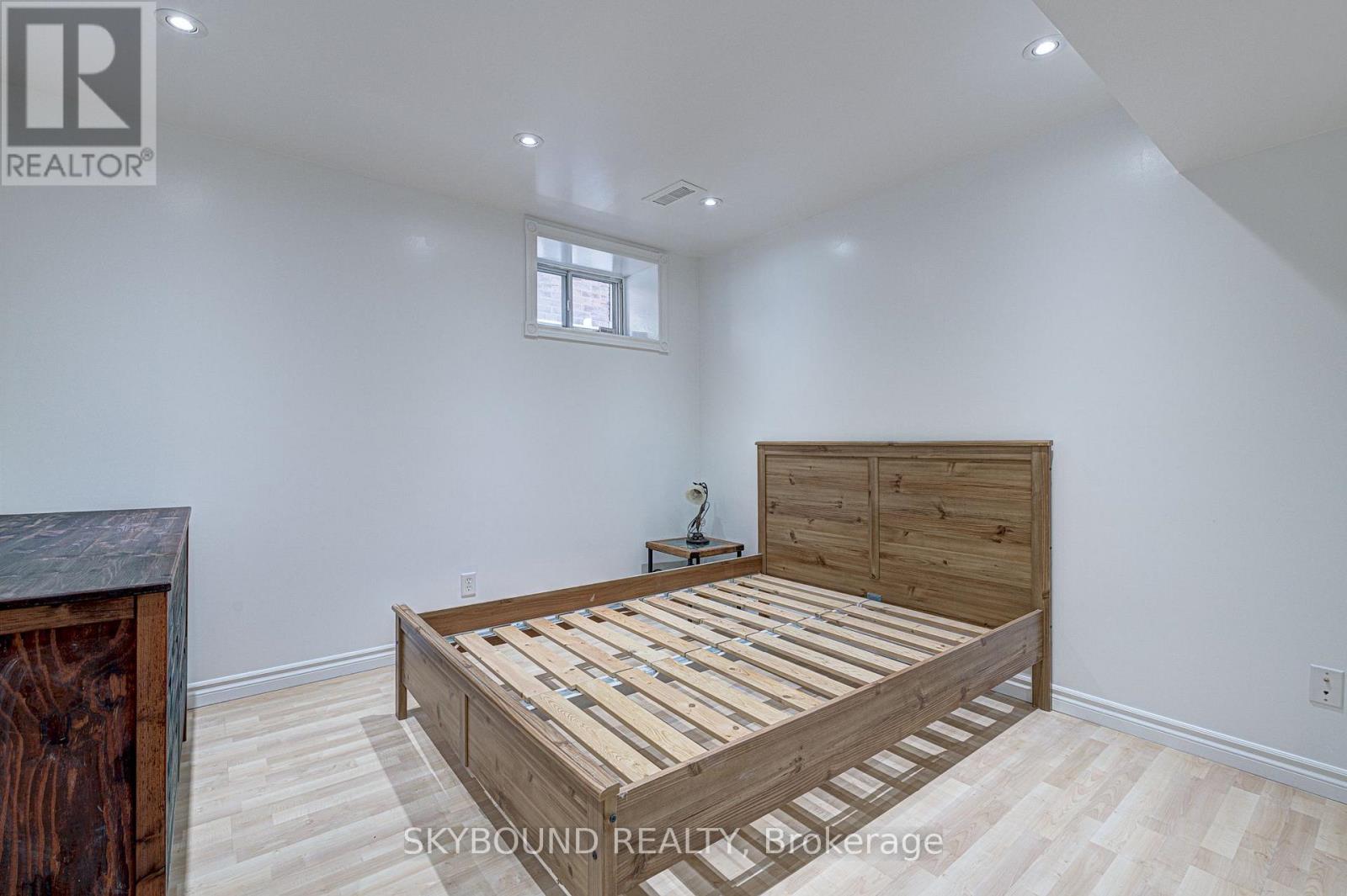 Lower - 343 Runnymede Road, Toronto, Ontario M6S 2Y5 - Photo 9 - W12546400