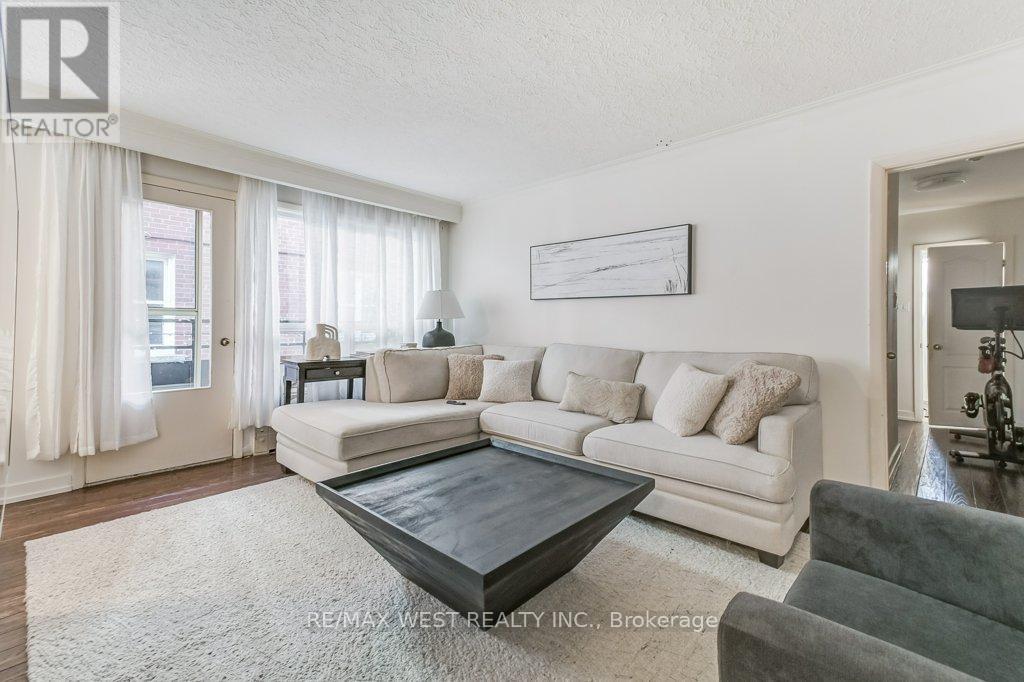 136 Portland Street, Toronto, Ontario  M8Y 1B2 - Photo 10 - W12546426