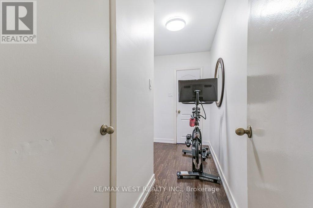 136 Portland Street, Toronto, Ontario  M8Y 1B2 - Photo 15 - W12546426