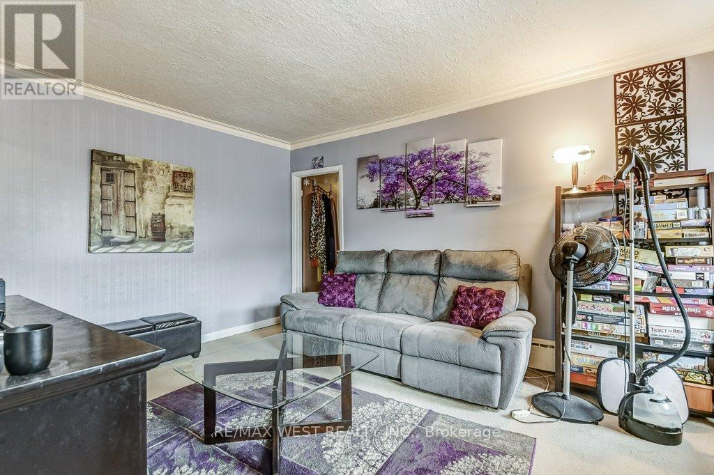 136 Portland Street, Toronto, Ontario  M8Y 1B2 - Photo 22 - W12546426