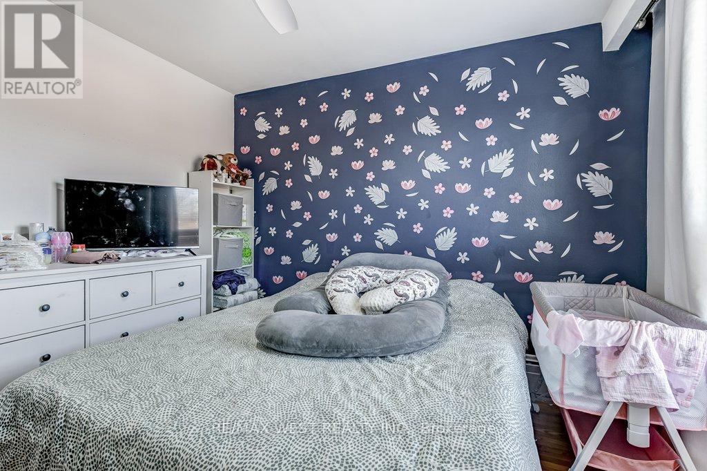 136 Portland Street, Toronto, Ontario  M8Y 1B2 - Photo 36 - W12546426