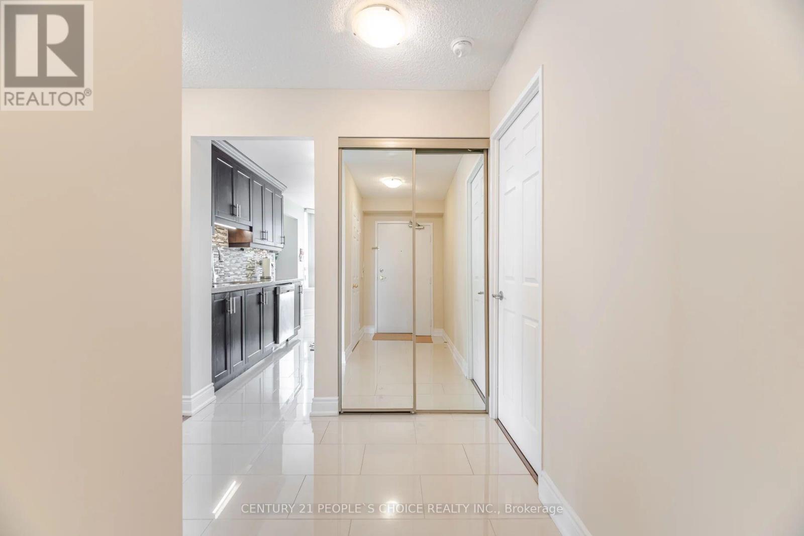 1603 - 3605 Kariya Drive, Mississauga, Ontario L5B 3J4 - Photo 4 - W12501872