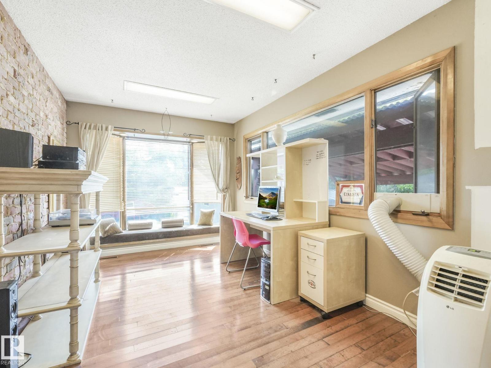 8905 156 St Nw, Edmonton, Alberta  T5R 1Y6 - Photo 7 - E4465773