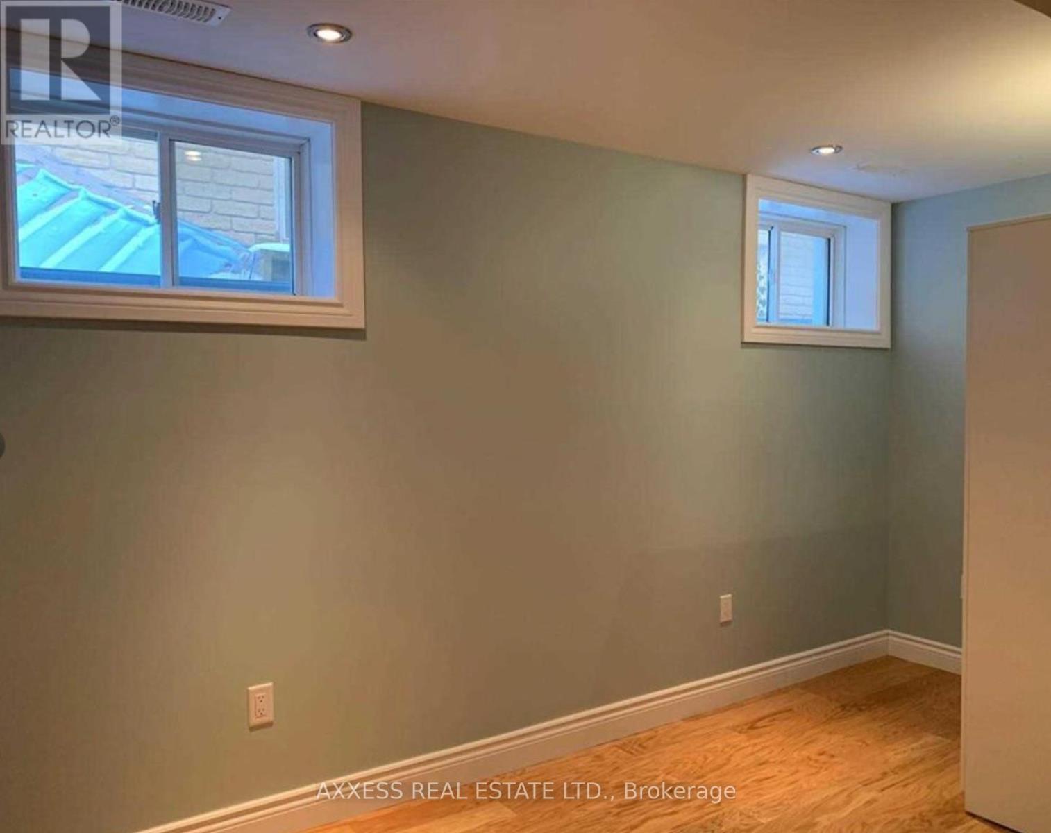 58 Spadara Drive, Hamilton, Ontario  L9B 2K3 - Photo 6 - X12546242